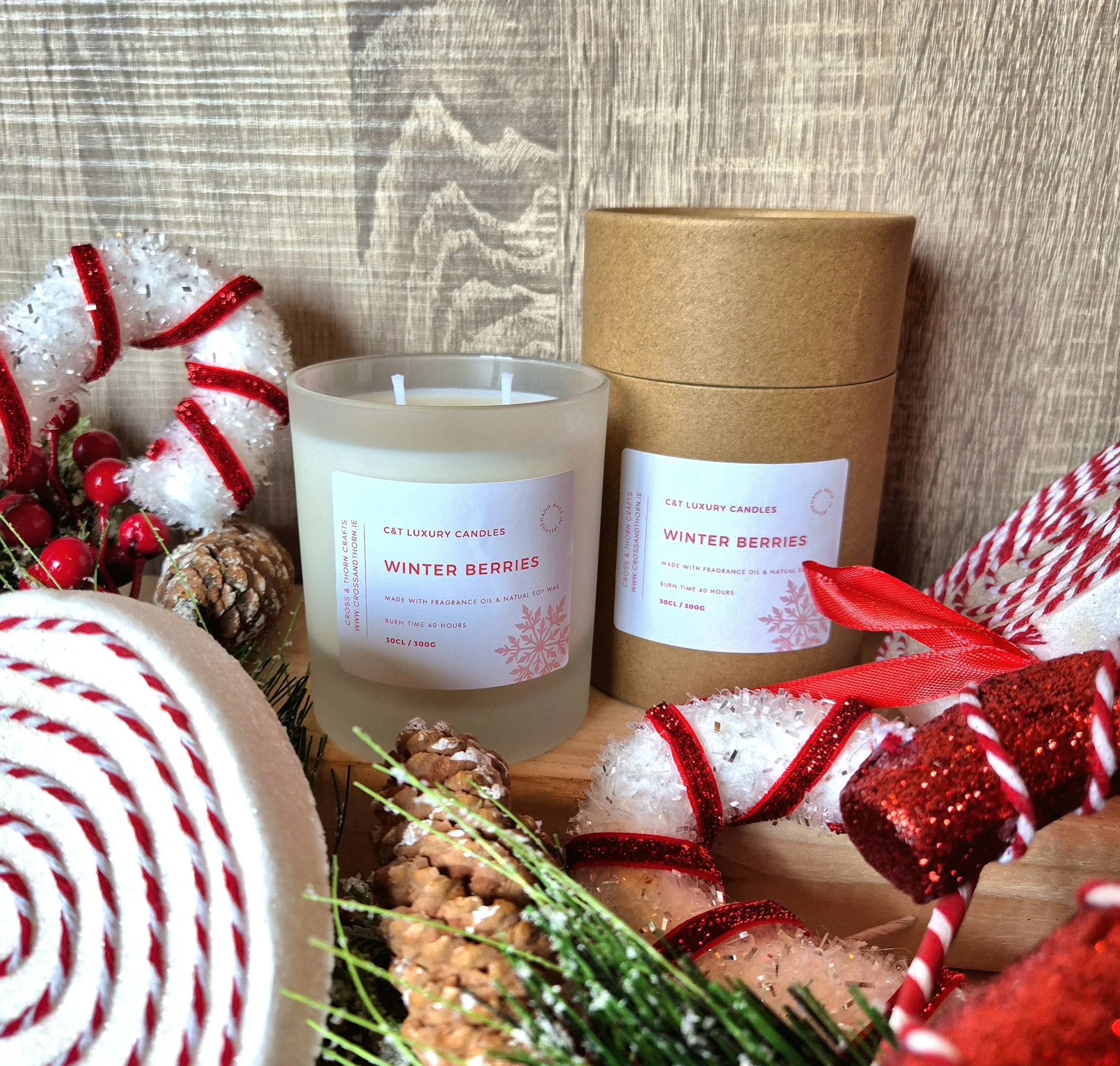 Winter Berries 30cl Frosted Glass Scented Candle