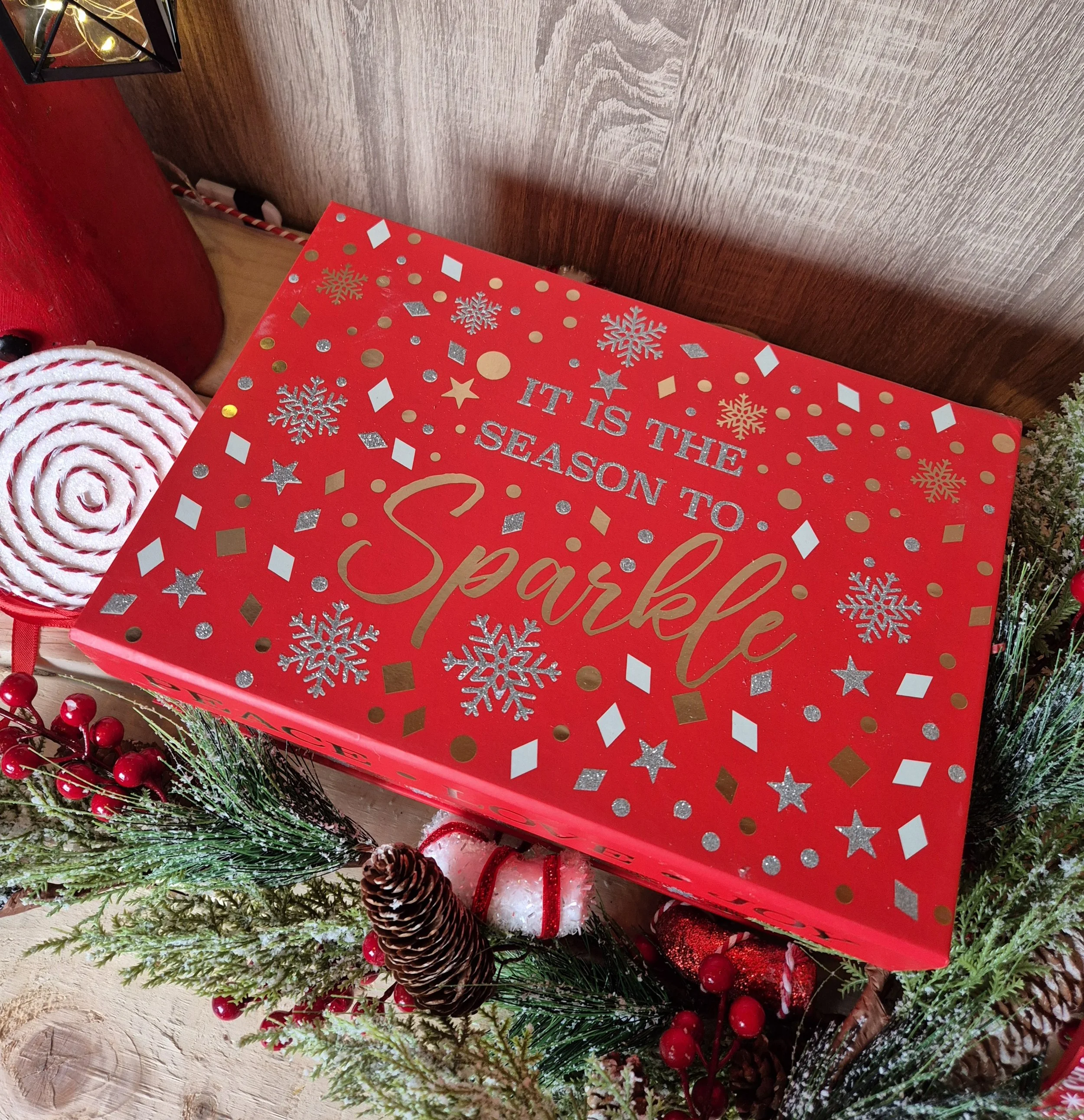 Deluxe Christmas Gift Set (Closed).jpg