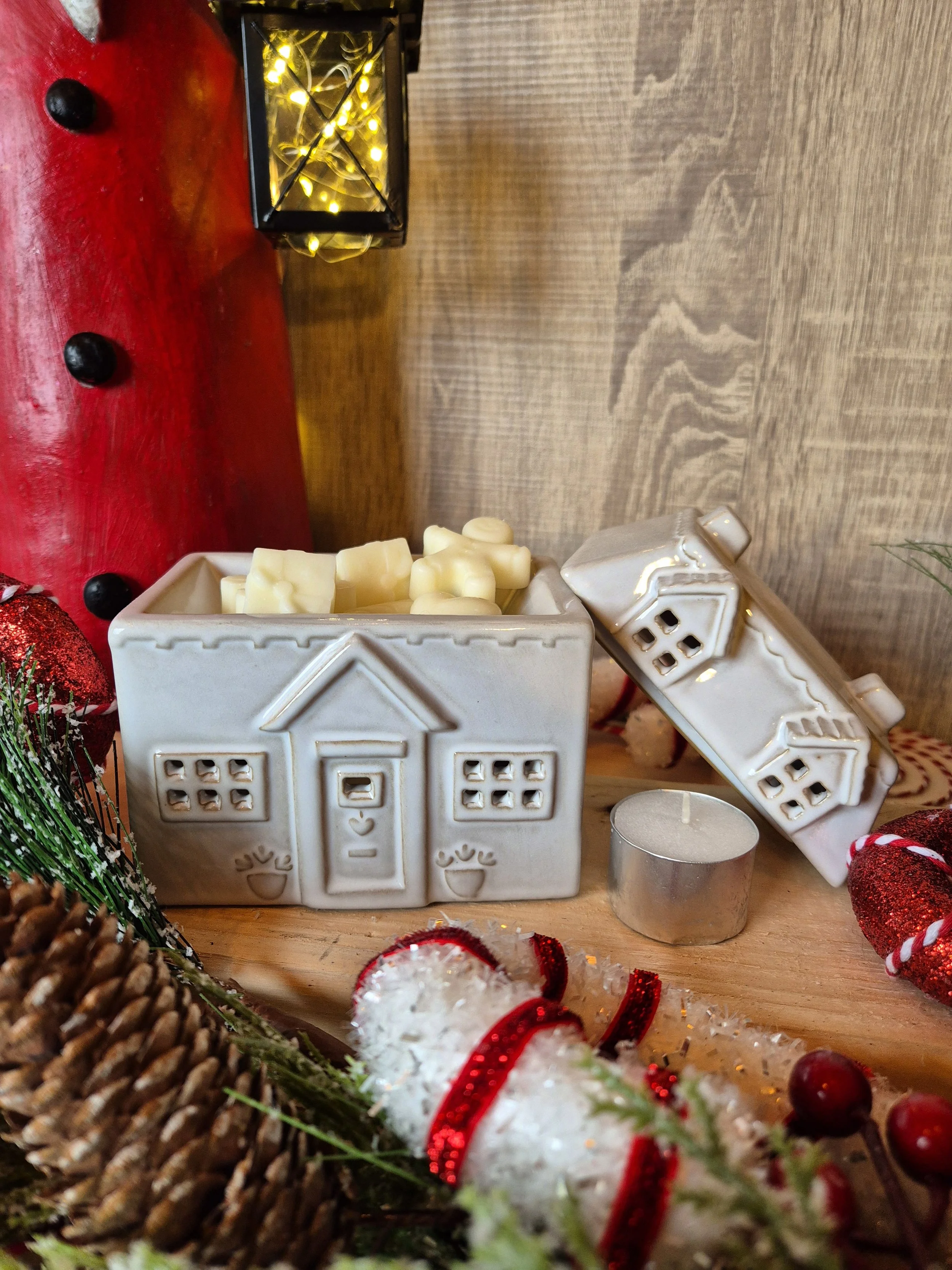 Ceramic Cosy Cottage Wax Burner