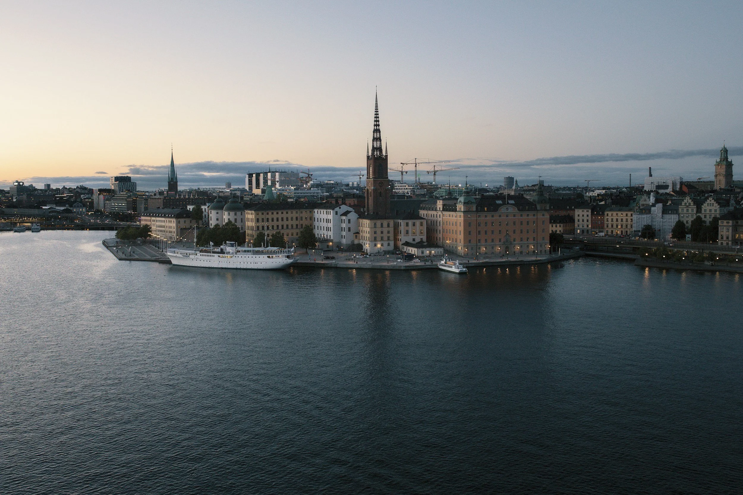 How to Find and Choose an English-Speaking               Therapist in Sweden