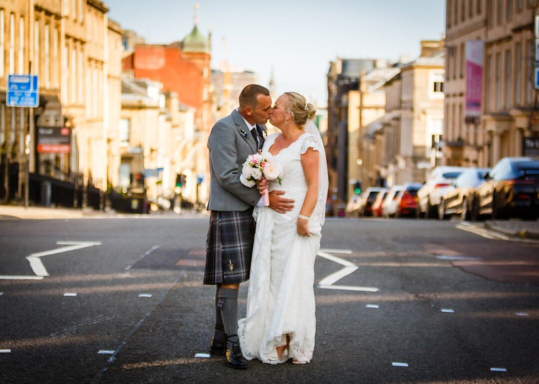 📸 A street portrait from Nichola and 
Ronnie's wedding in September this year.

👉🏻 www.donaghy.photo

#LockdownWedding #GlasgowWedding 
#GlasgowWeddingPhotographer