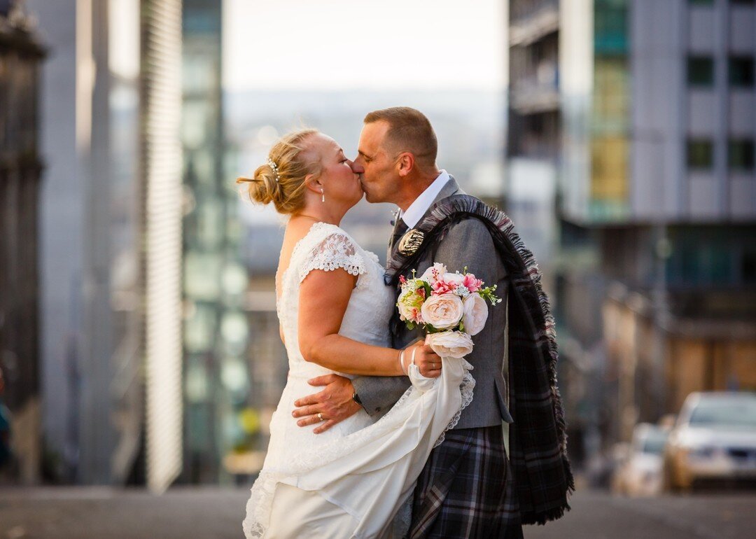 📸 A street portrait from Nichola and Ronnie's wedding in September this year.

👉🏻 www.donaghy.photo

#LockdownWedding #GlasgowWedding #GlasgowWeddingPhotographer