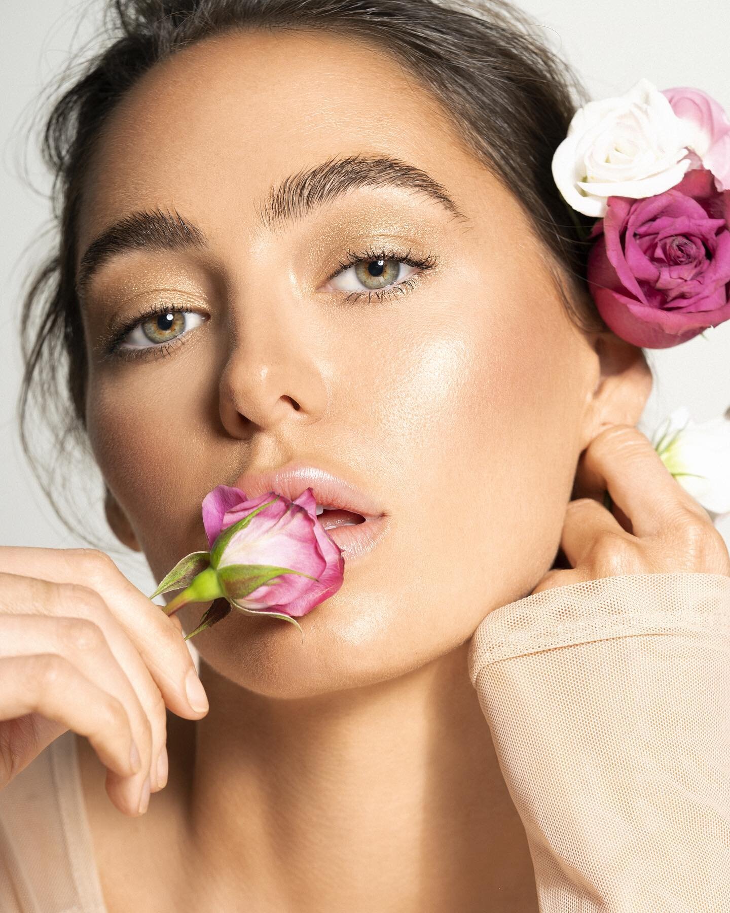 🌸🌸🌸 Fresh summer vibes! 

Model @_meganmackenzie 
Makeup + Hair @diane_aiello 
Photo By Me 
@agencyaz 
@agencyaz.art 

#freshmakeup #dewyskin #beautyphotography