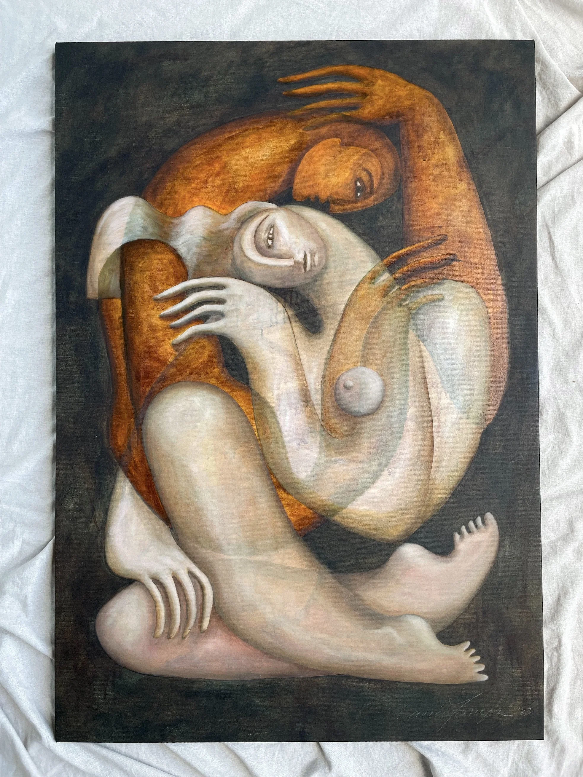 TOMYN_OCTAVIA_HOLDING ON 2.JPEG