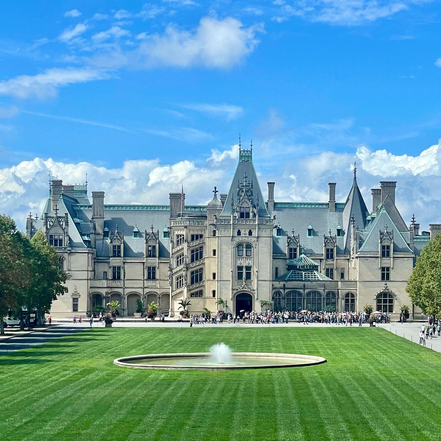 The difference between ordinary and extraordinary is just a little extra. #biltmoreestate #vanderbilt #northcarolina