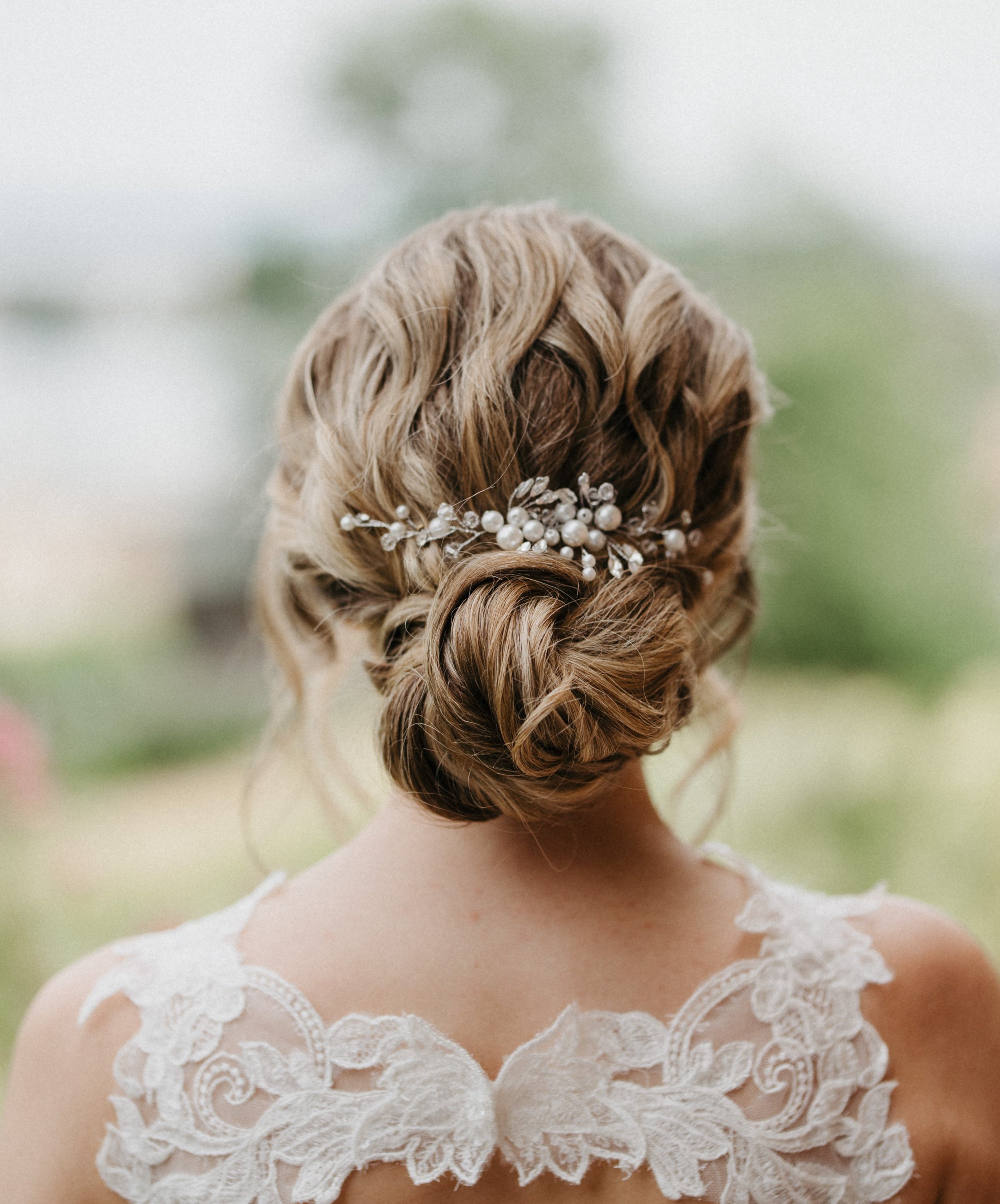 Hochzeitsfrisur Low Bun
