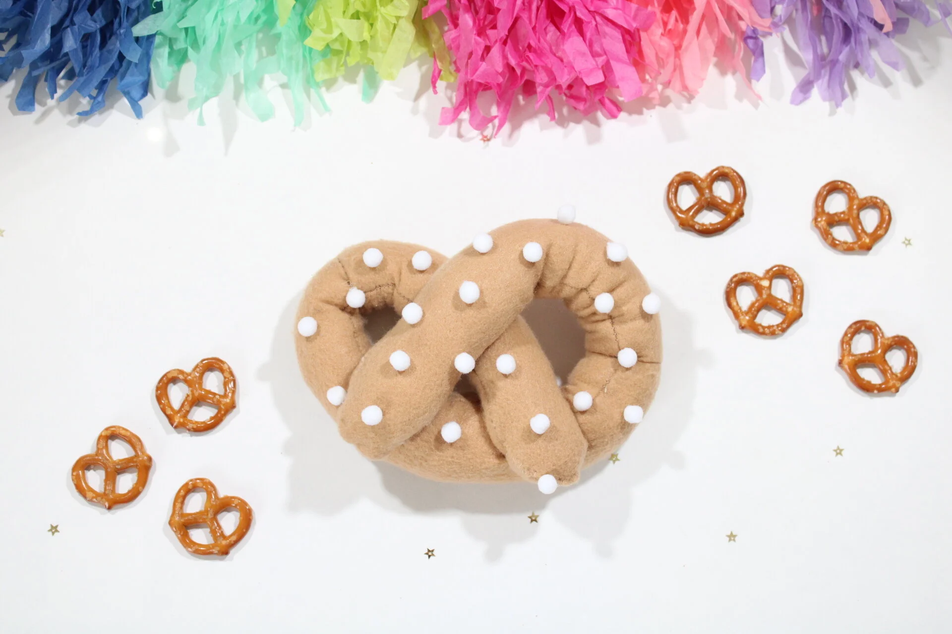 DIY Soft Pretzel Mini Pillow 