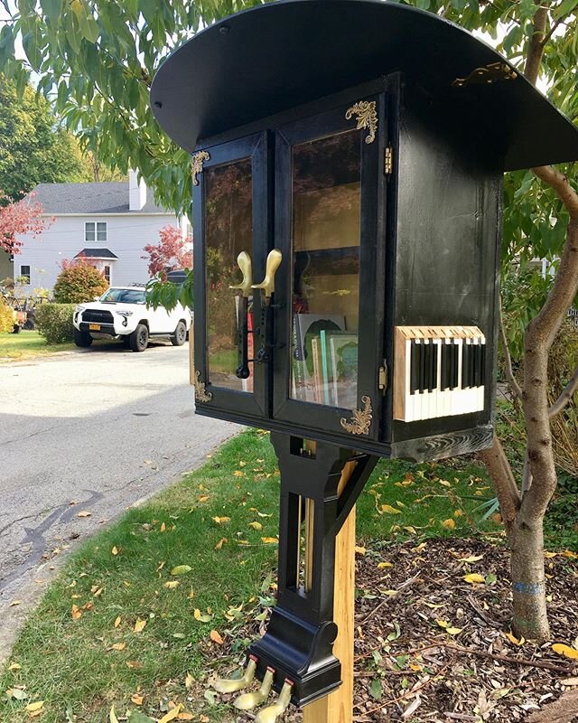 Our Little Library!  Made from a @keystobeacon piano by @jessestacken ! Stop by  FPS to pick up or drop off books and piano scores! .
.
#reuse #recycle #repurpose #oldpianos #piano #crafty #goodreads #littlelibrary #beaconny #beacon #homemade #hudson