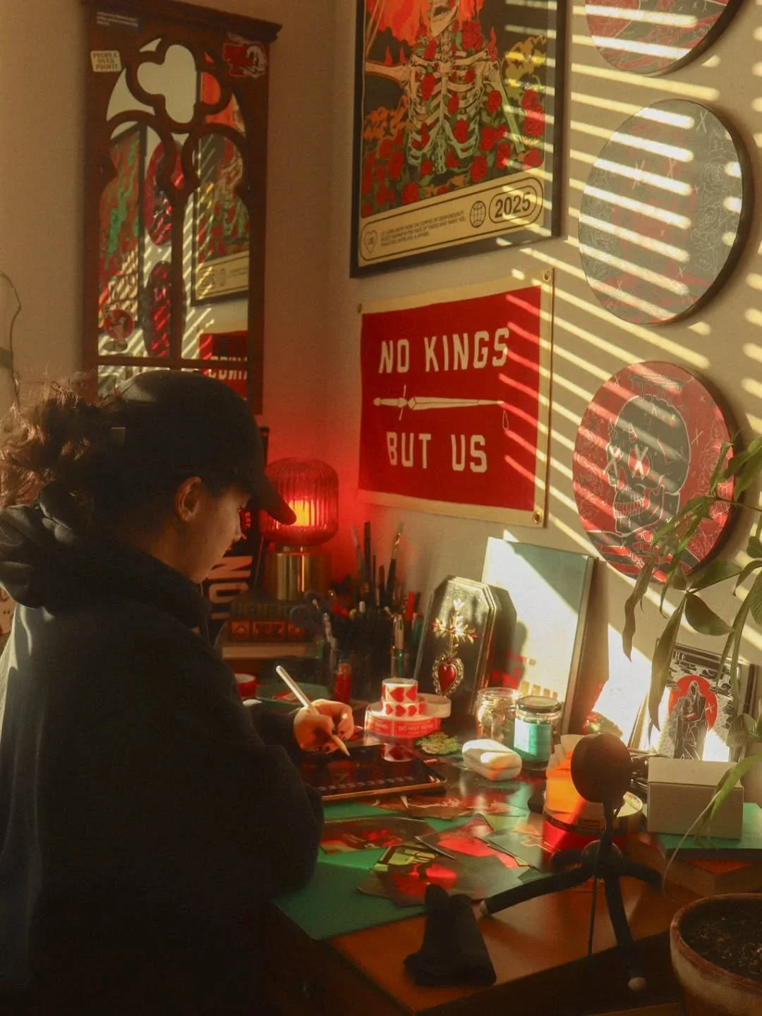 Quick little happy new year post: despite how awful 2025 was (and god was it bad) I did want to extend a very heartfelt thank you to everyone who's tuned in to my art this year (and previous) despite everything happening. 

Thanks to everyone who bou