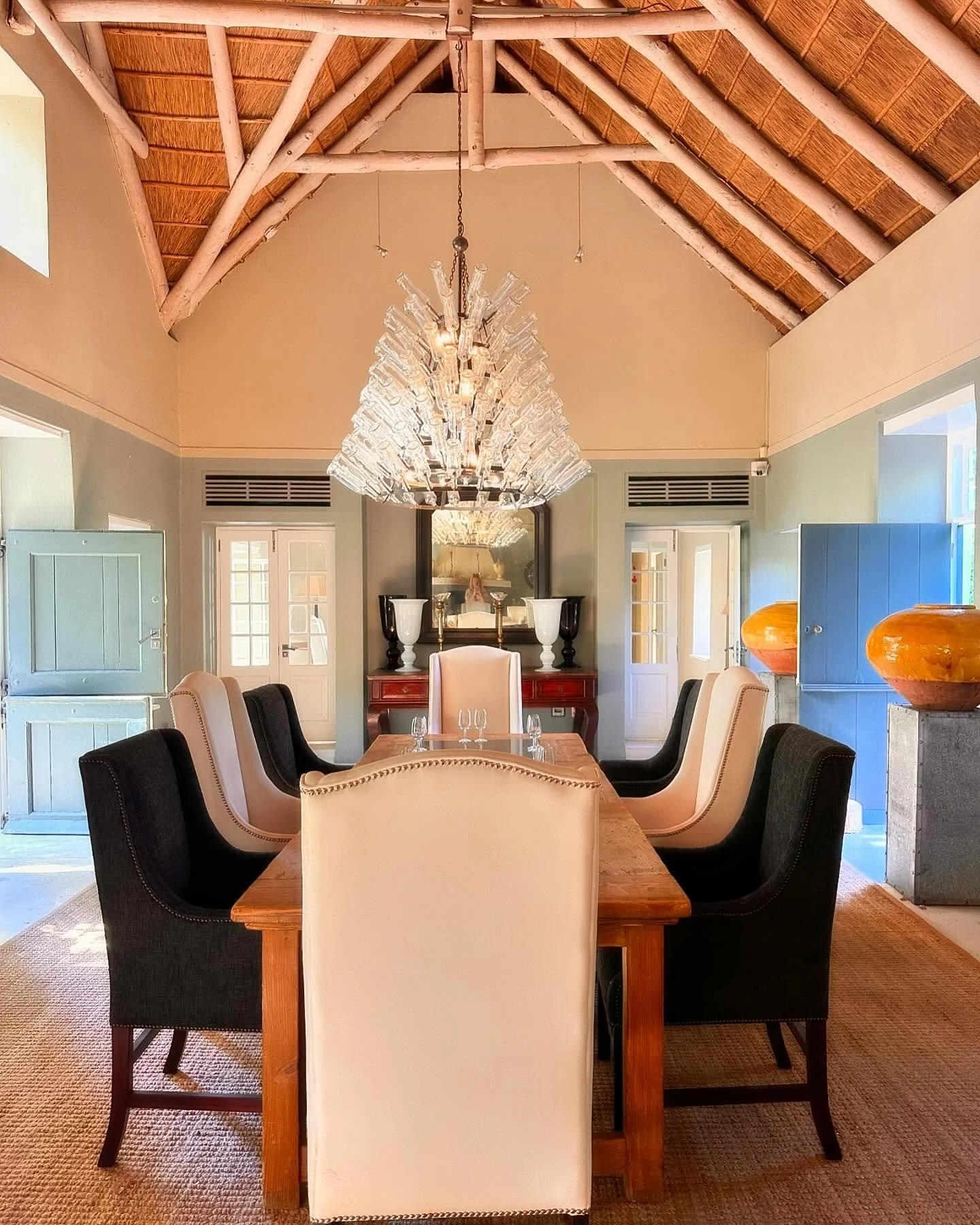 Forever dreaming of Africa 🦁 

#interiordesigninspiration #interiorsofinstagram #interiordesigner #diningroomsofinstagram #diningroominspo #diningroominspiration #diningroomdecor #diningroomdesign #africaninspired #africaninteriordesign #southafrica