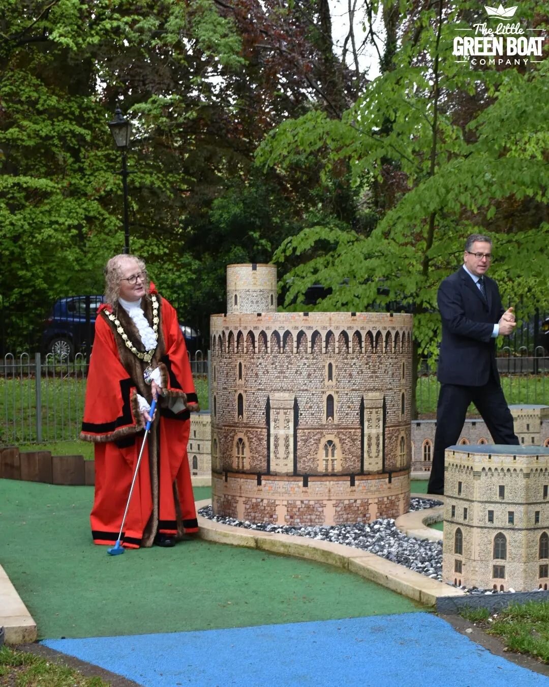 Looking for a bit of a challenge and entertainment! We recently launched our Windsor themed hole on our mini golf course in Lammas Park, Staines-Upon-Thames

Tried and tested by none other than the Mayor of Spelthorne 😉

#staines #stainesuponthames 