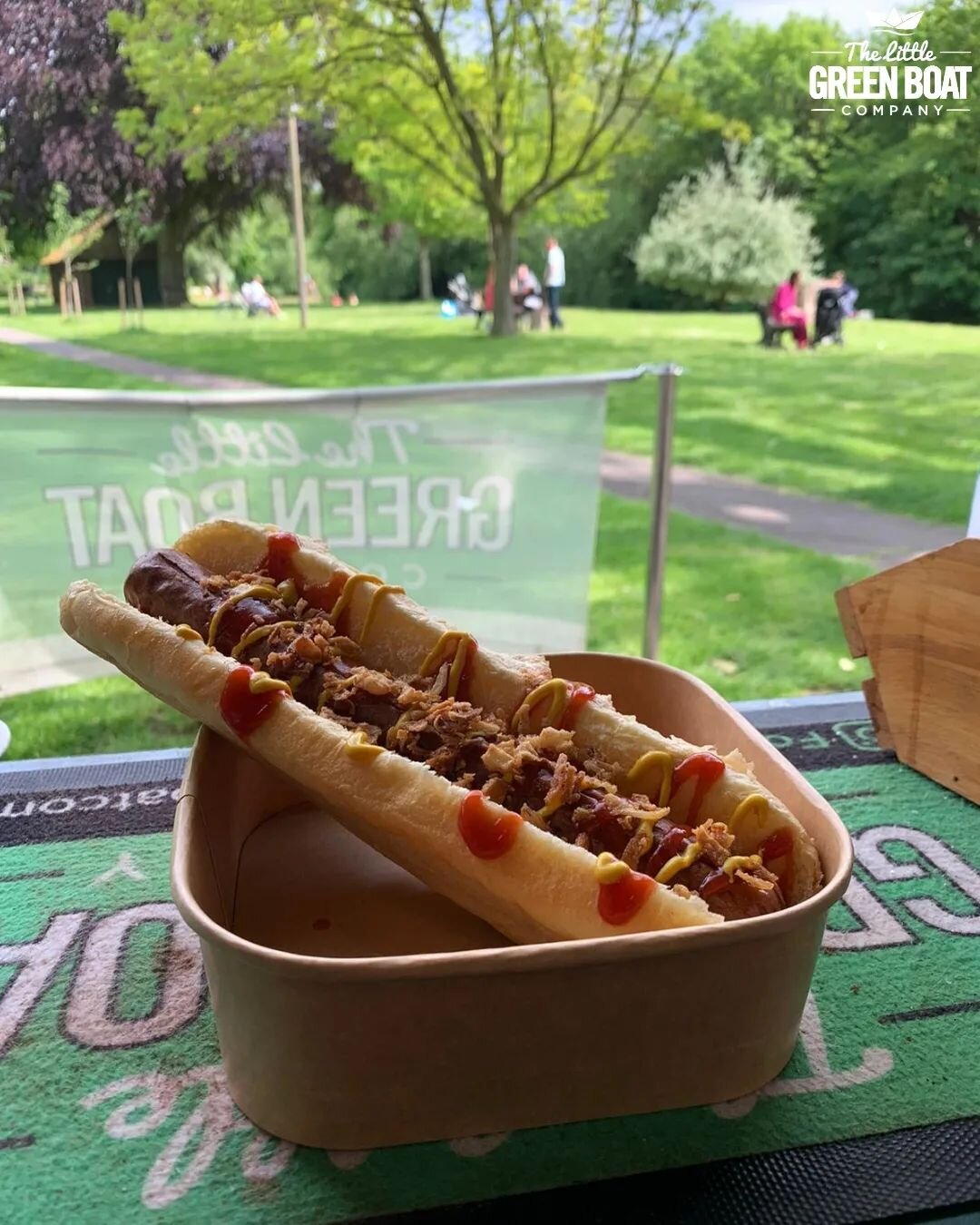 A hotdog loaded with toppings and a hot Waffle with ice cream ... what more could you want 😏

Our cafe in Staines is offering these and even more delicious food and beverages over the weekend!

#cafelondon #surreycafe #surreydaysout #surreydaysoutwi