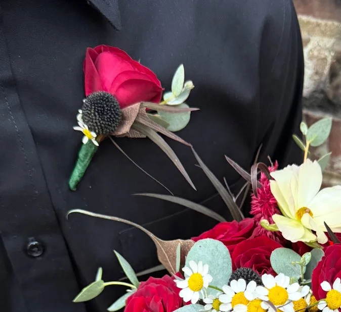 boutonniere-homecoming-prom-best-florist-athens.jpeg