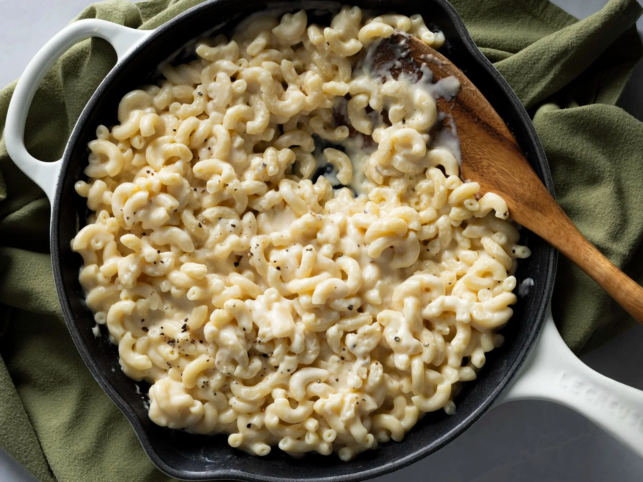 SFS_Cast-Iron_Baked_Skillet_Macaroni_and_Cheese-28.jpg