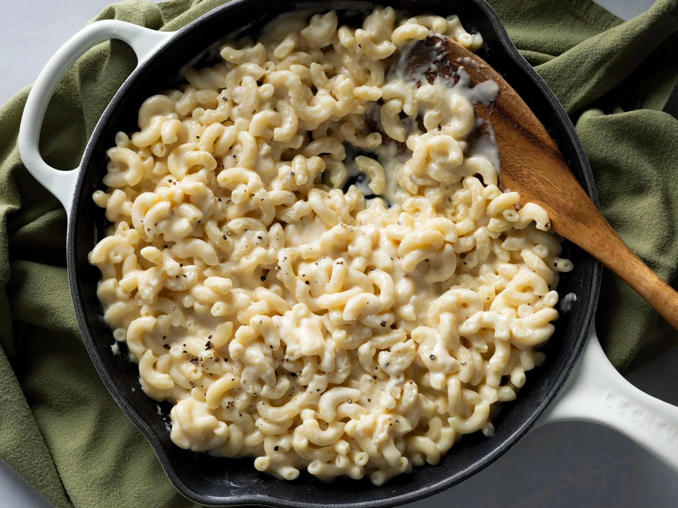 SFS_Cast-Iron_Baked_Skillet_Macaroni_and_Cheese-28.jpg