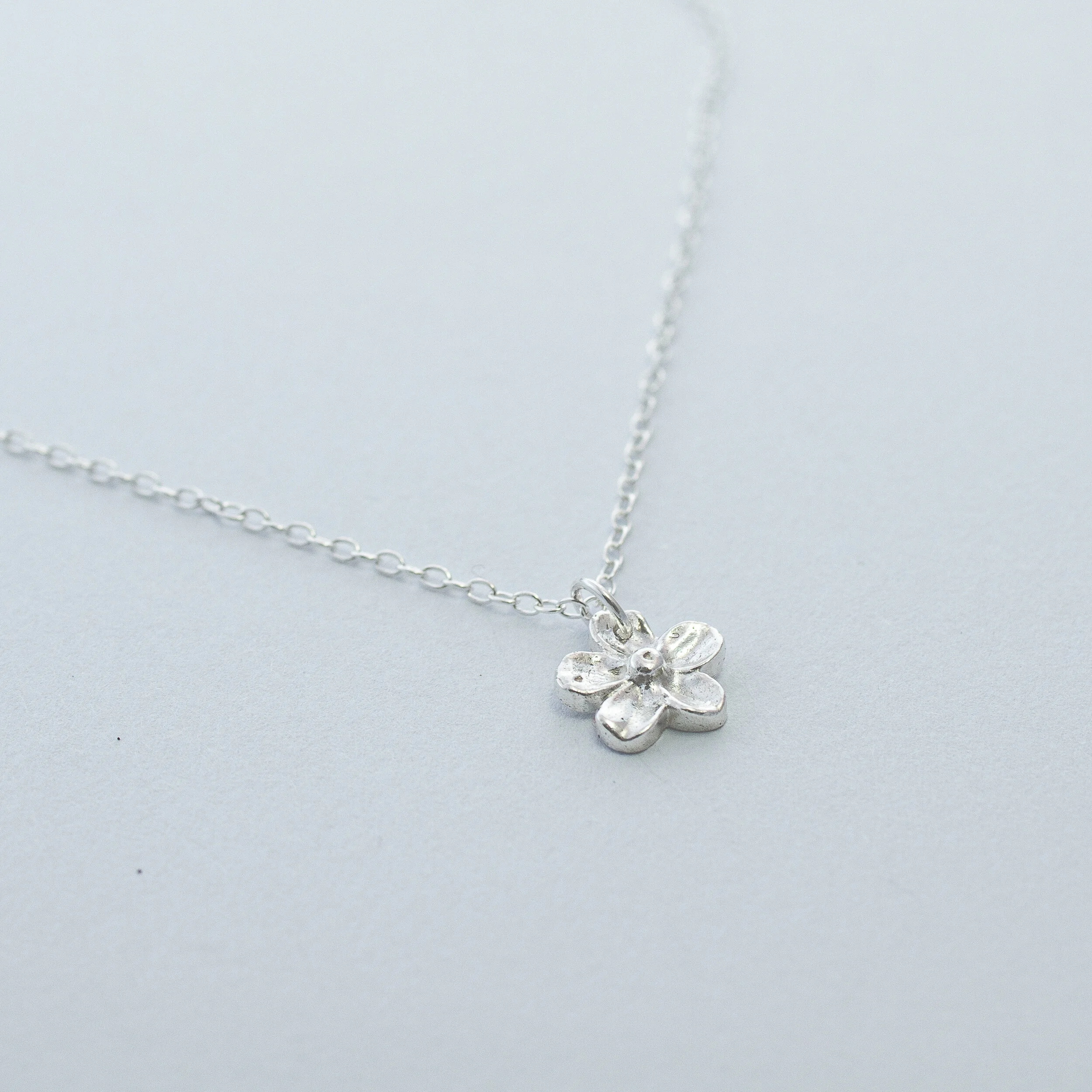 Small flower necklace and earrings set