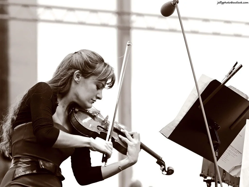 Nicola  performs the world premiere of Mark Simpson’s Violin Concerto with the London Symphony Orchestra