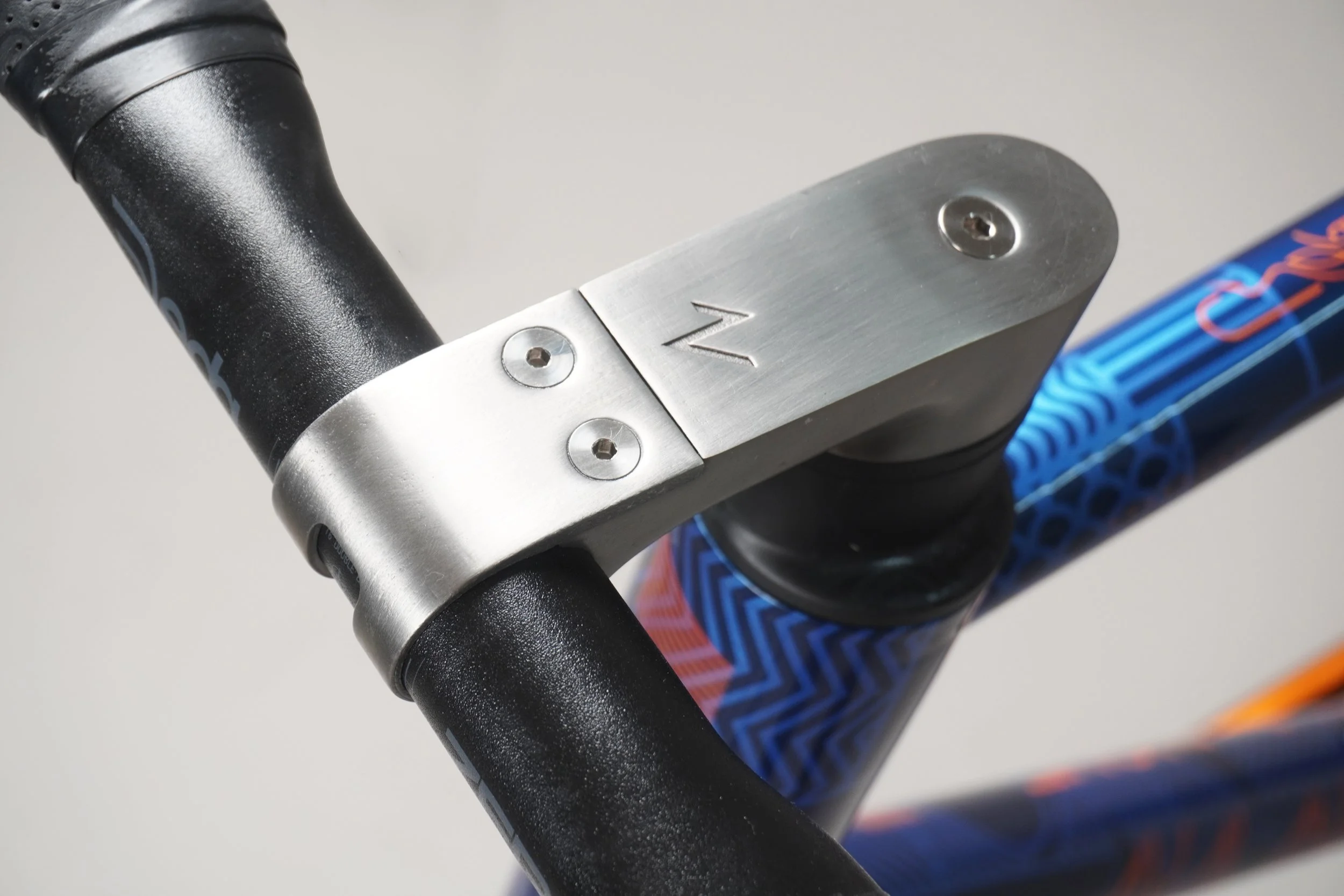 AVALANCHE CYCLES - TITANIUM BESPOKED BLUE & ORANGE 24.jpg