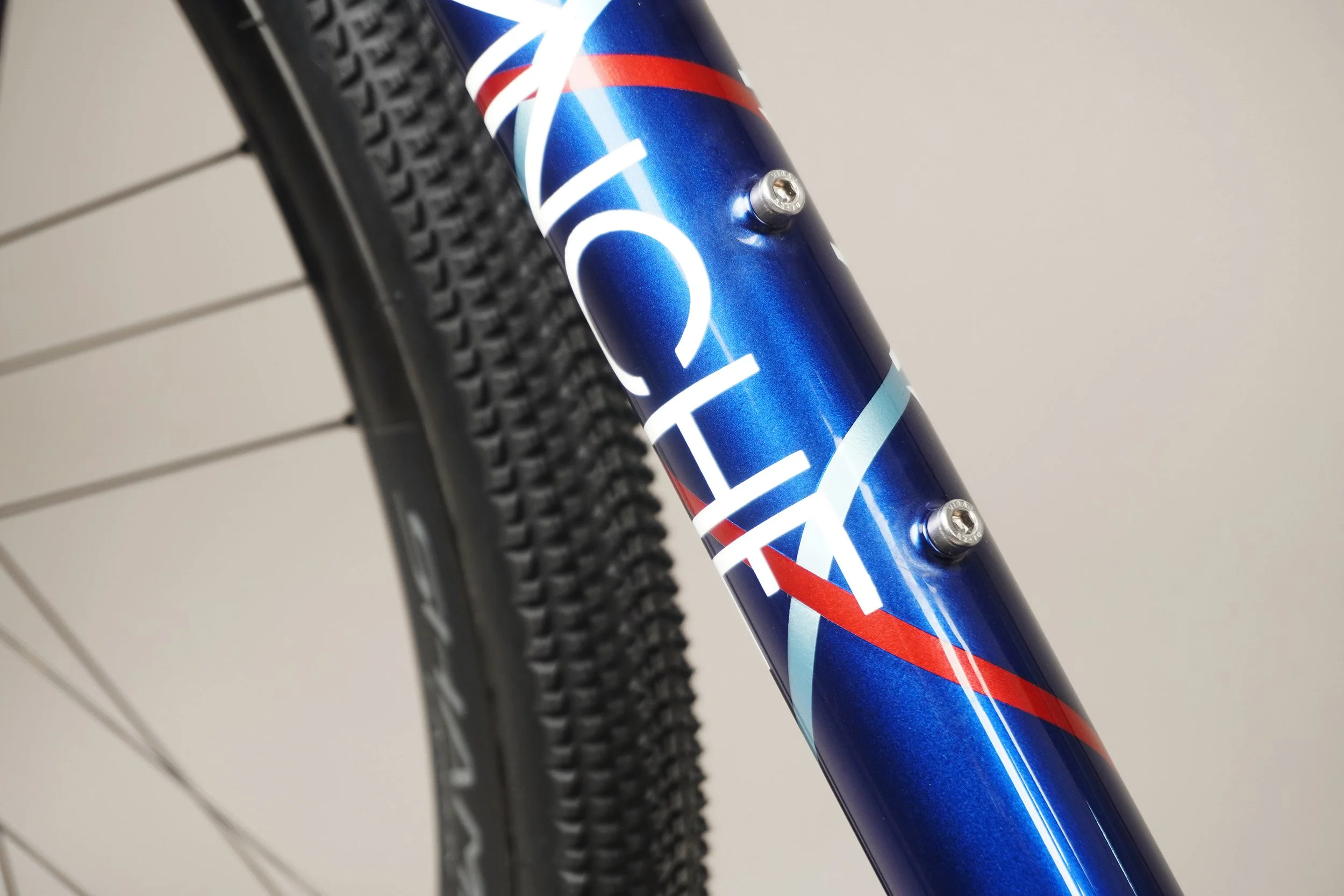 AVALANCHE CYCLES - ACIER SUR MESURE CAMPA GRX 13.jpg