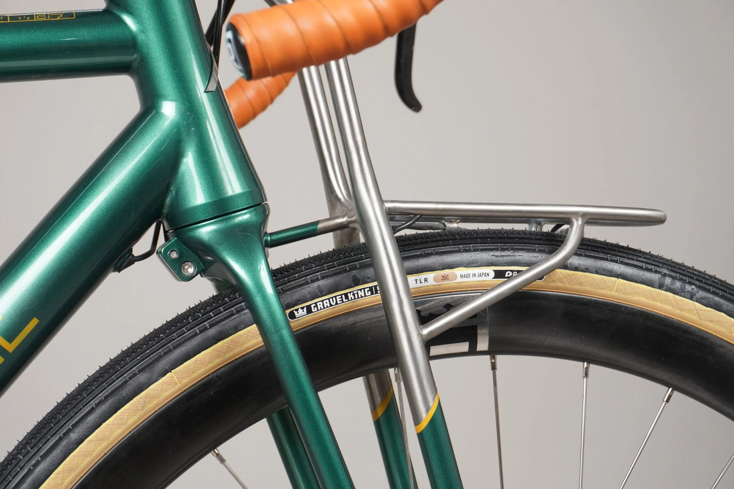 AVALANCHE CYCLES -TITANE SUR MESURE TRUSS VERT 07.jpg