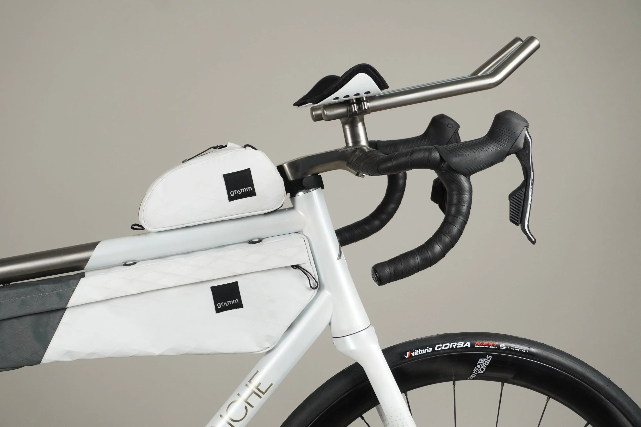 AVALANCHE CYCLES- WHITE TITANE PROLONGATEURS - 02.jpg
