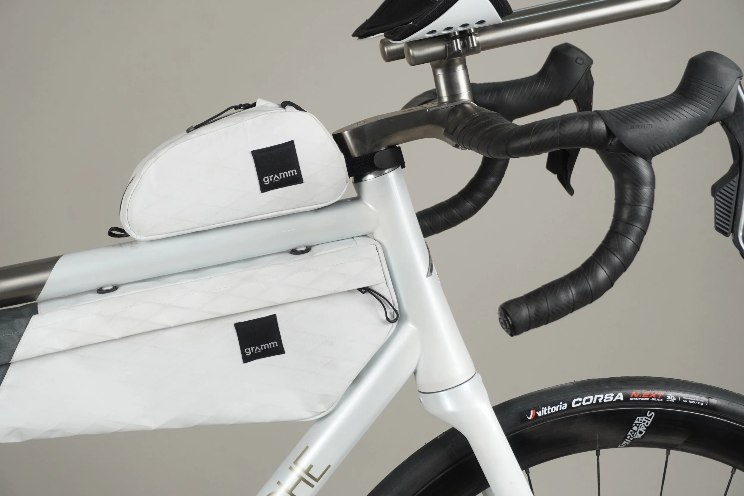 AVALANCHE CYCLES- WHITE TITANE PROLONGATEURS - 03.jpg