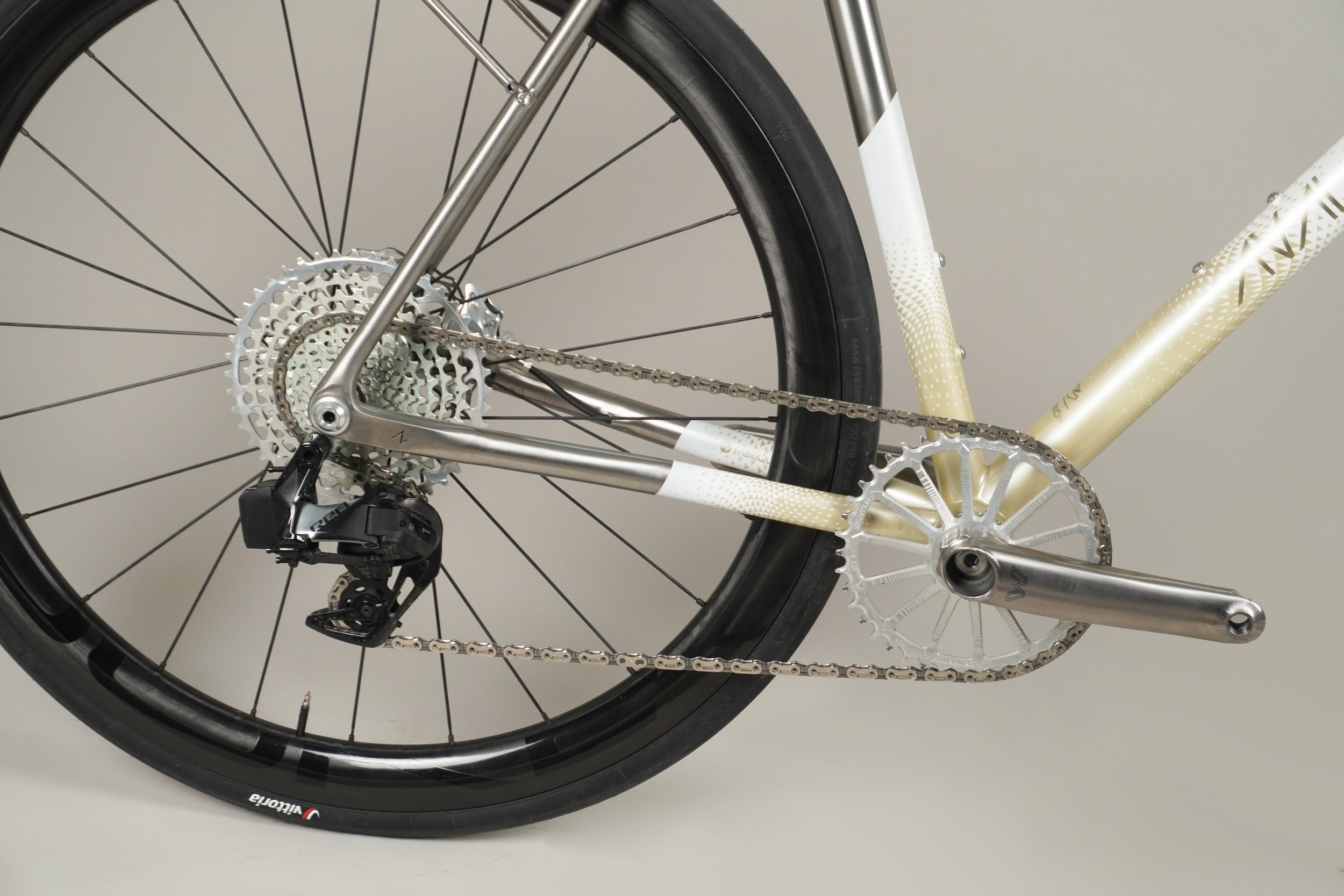 AVALANCHE CYCLES- WHITE TITANE PROLONGATEURS - 05.jpg