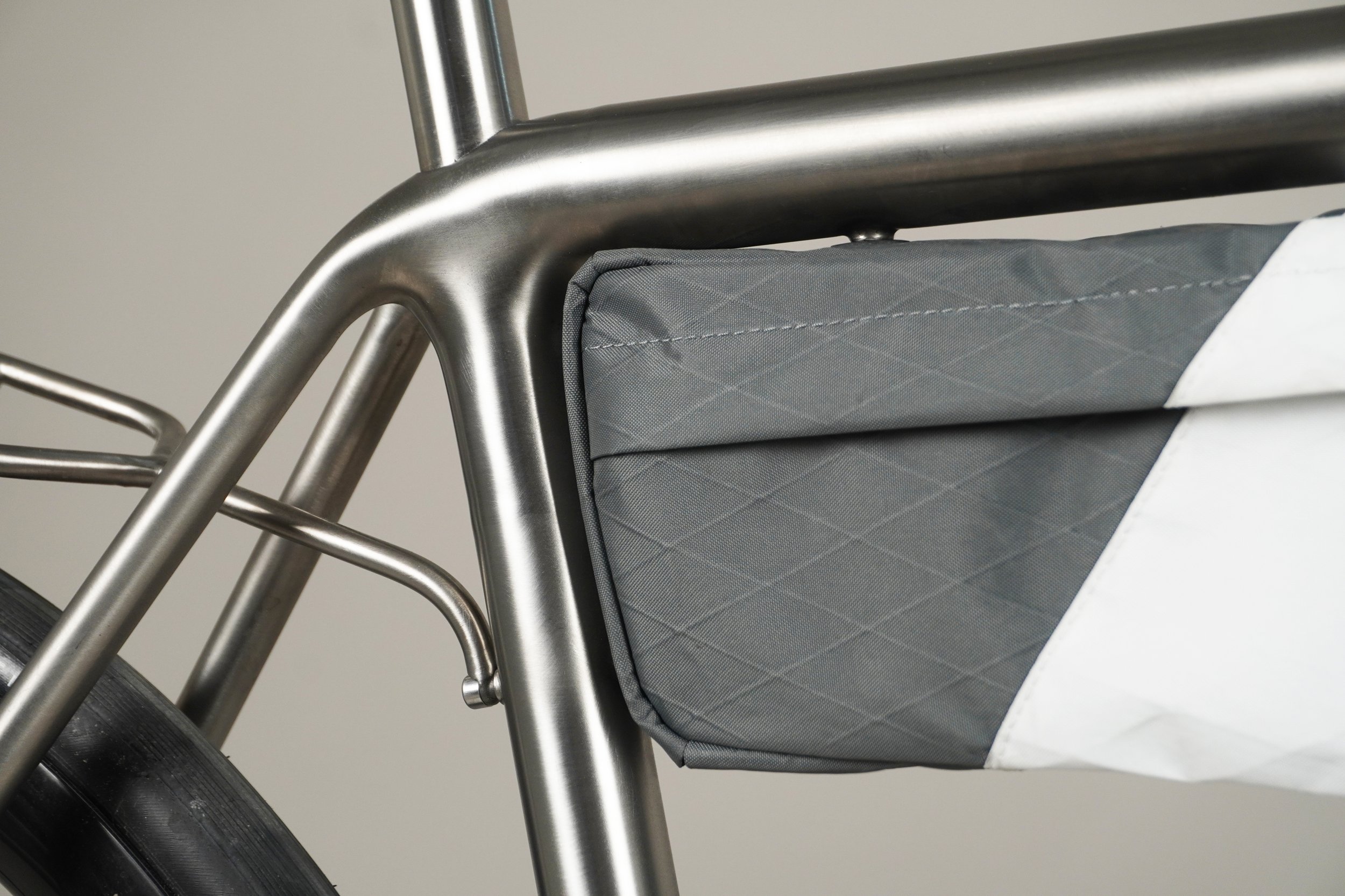 AVALANCHE CYCLES- WHITE TITANE PROLONGATEURS - 11.jpg