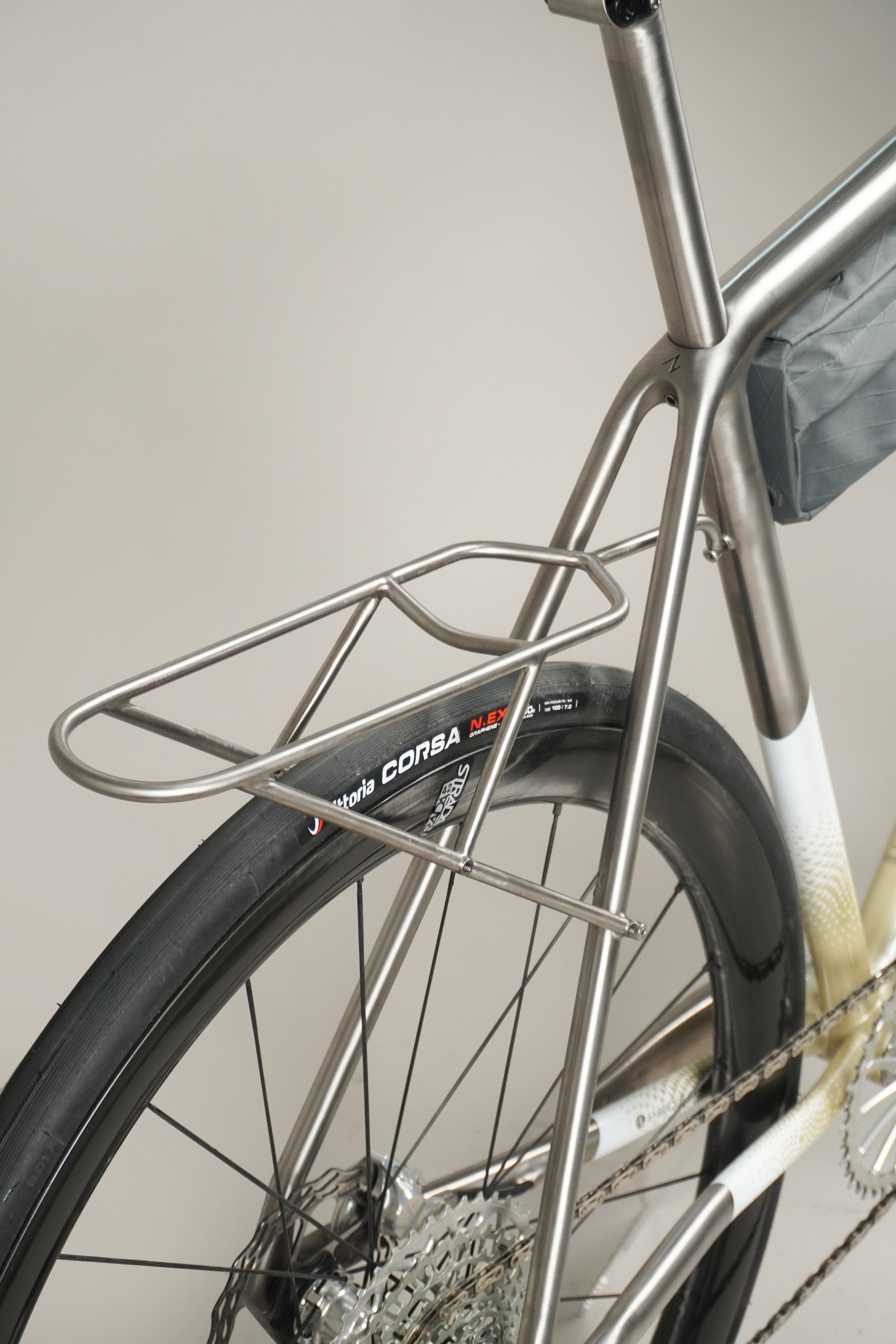 AVALANCHE CYCLES- WHITE TITANE PROLONGATEURS - 14.jpg
