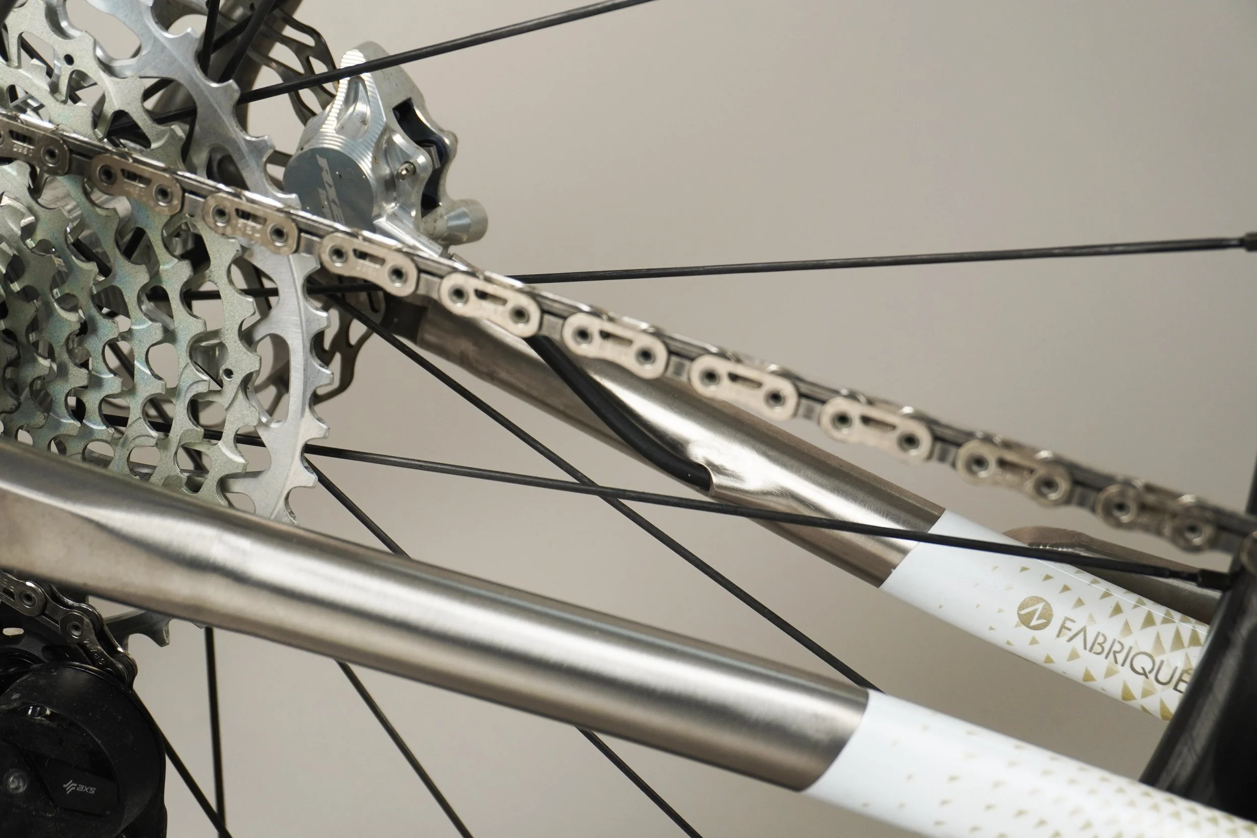 AVALANCHE CYCLES- WHITE TITANE PROLONGATEURS - 21.jpg