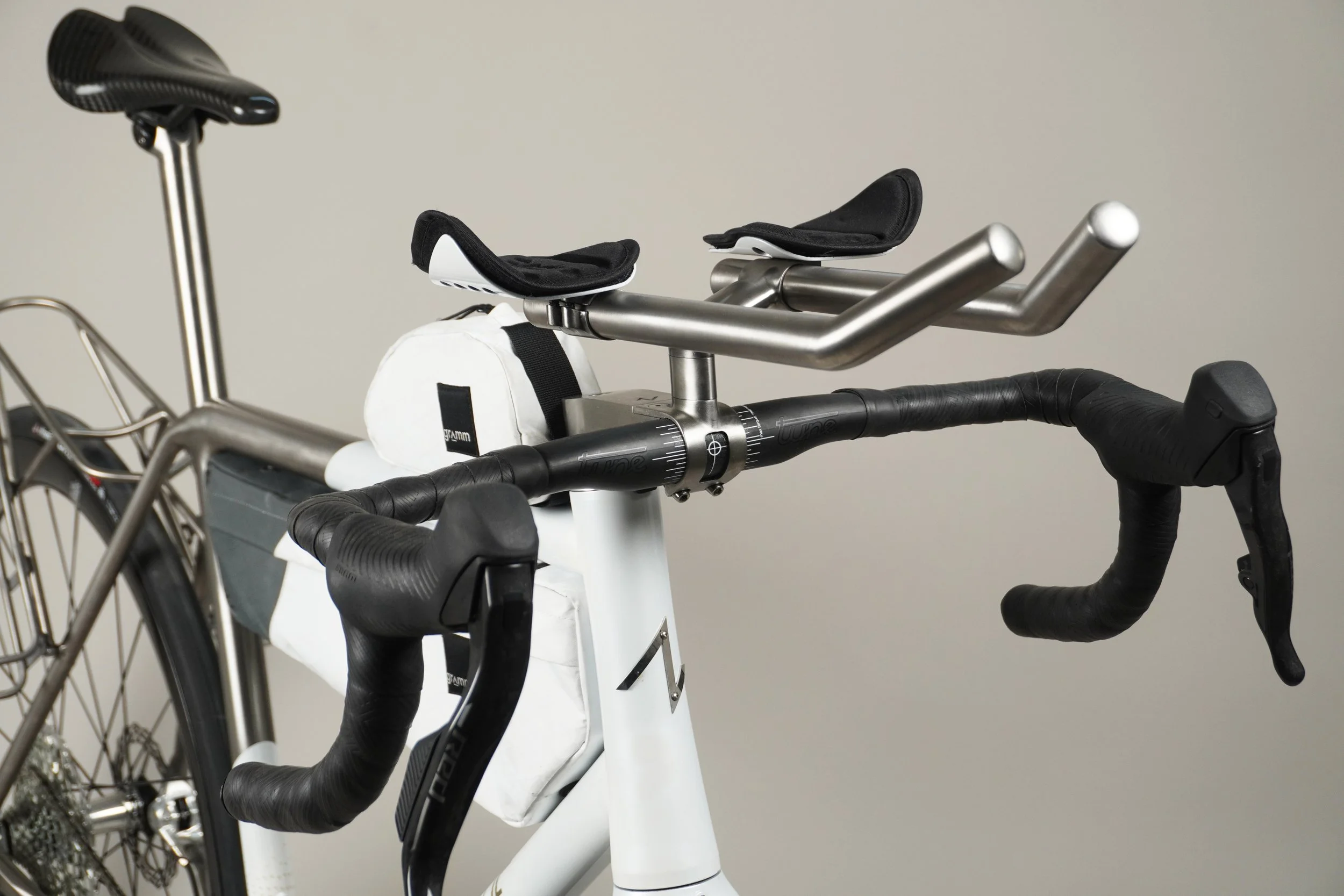 AVALANCHE CYCLES- WHITE TITANE PROLONGATEURS - 25.jpg