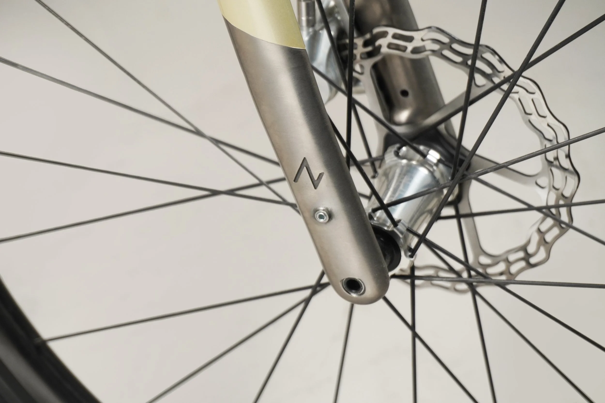 AVALANCHE CYCLES- WHITE TITANE PROLONGATEURS - 29.jpg