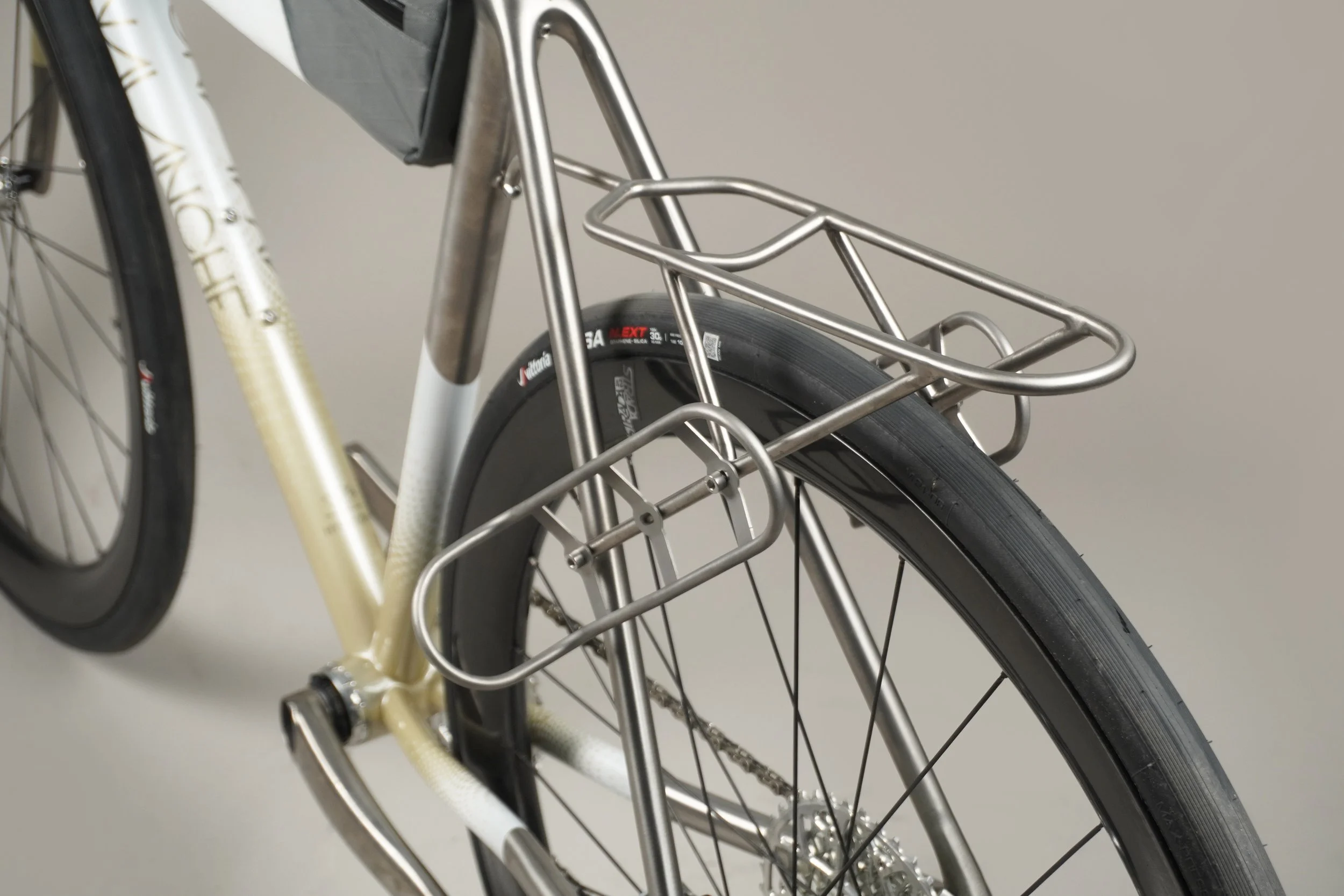 AVALANCHE CYCLES- WHITE TITANE PROLONGATEURS - 38.jpg