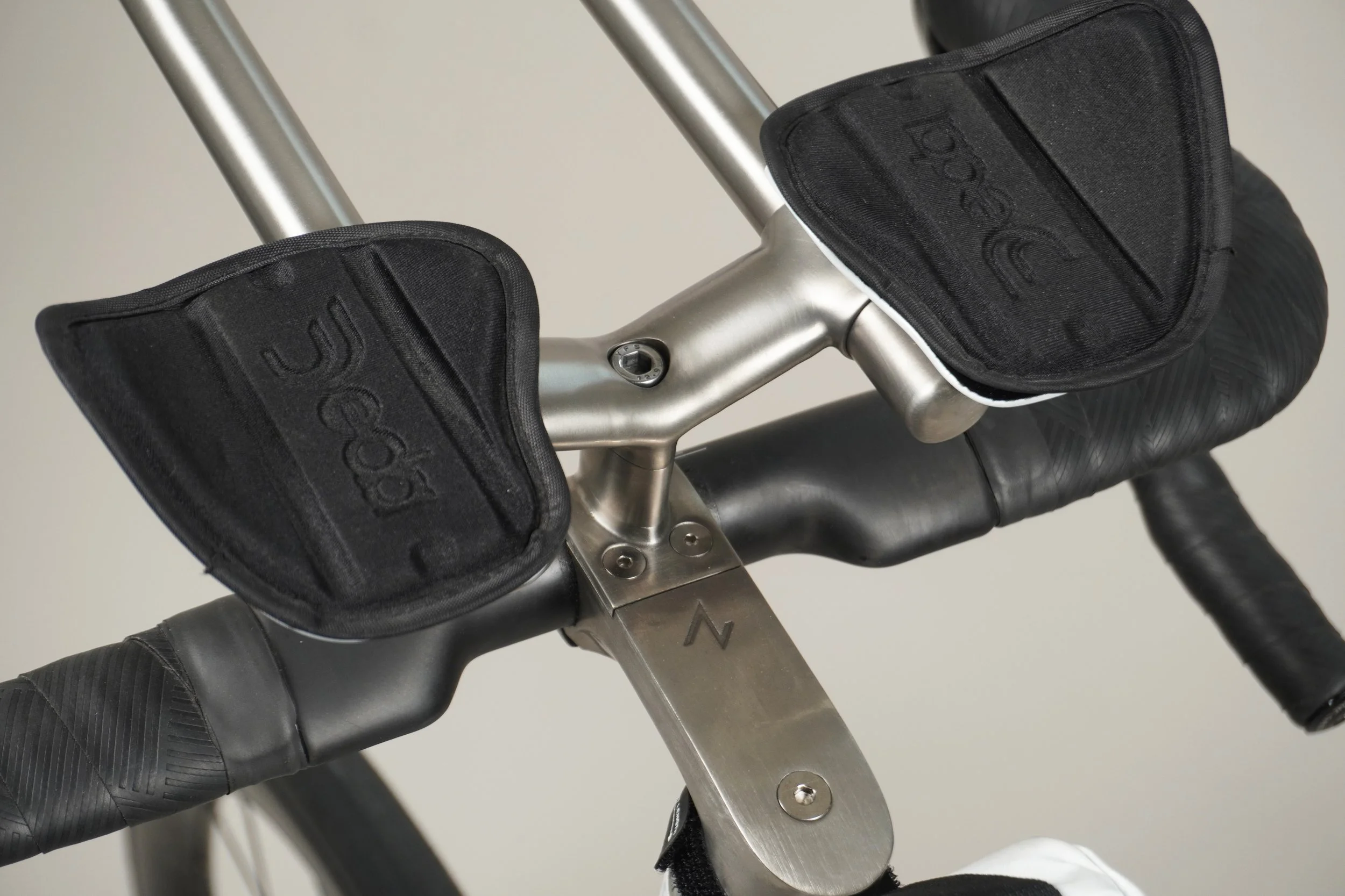AVALANCHE CYCLES- WHITE TITANE PROLONGATEURS - 41.jpg