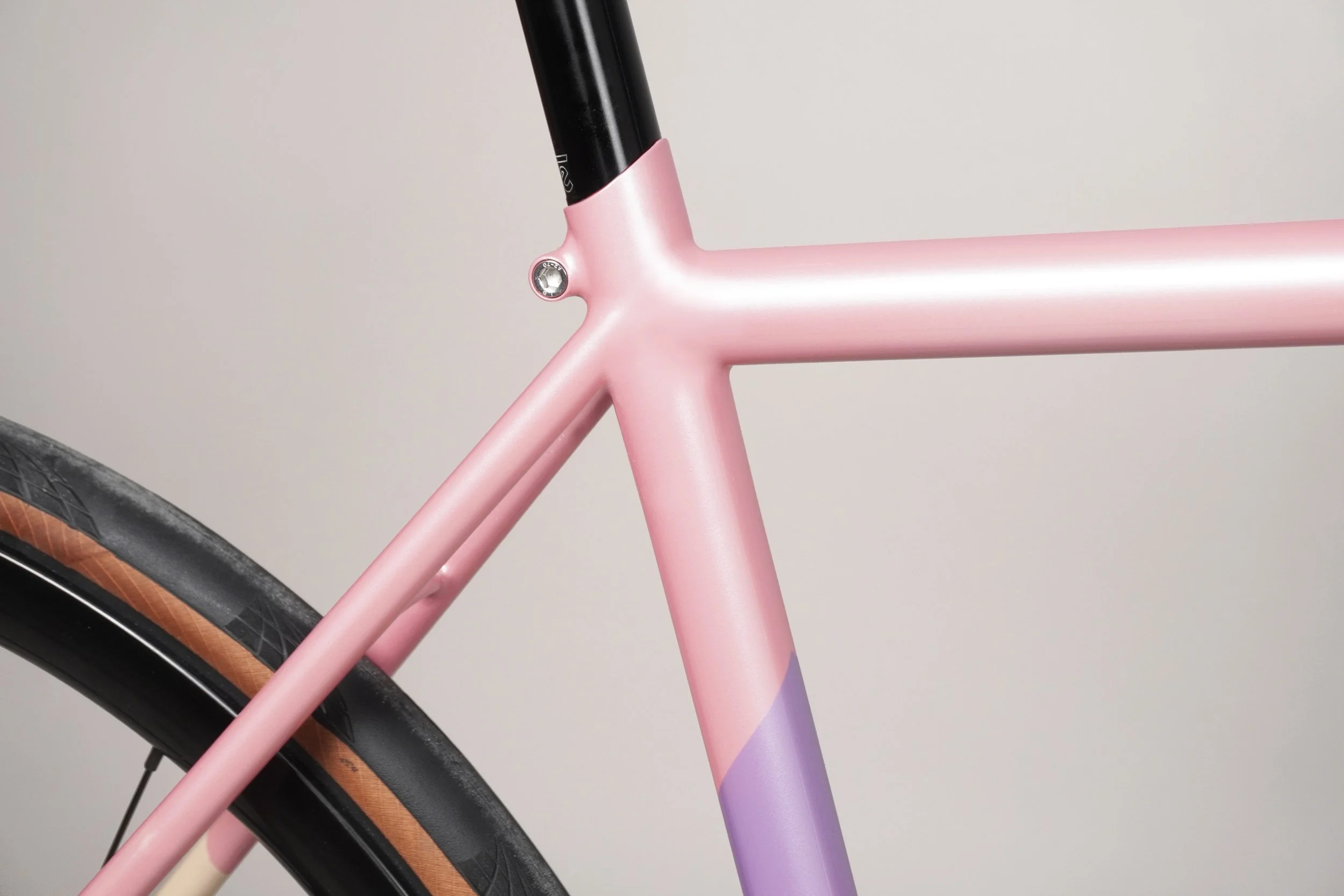 AVALANCHE CYCLES-ACIER SUR MESURE - PASTEL 04.jpg