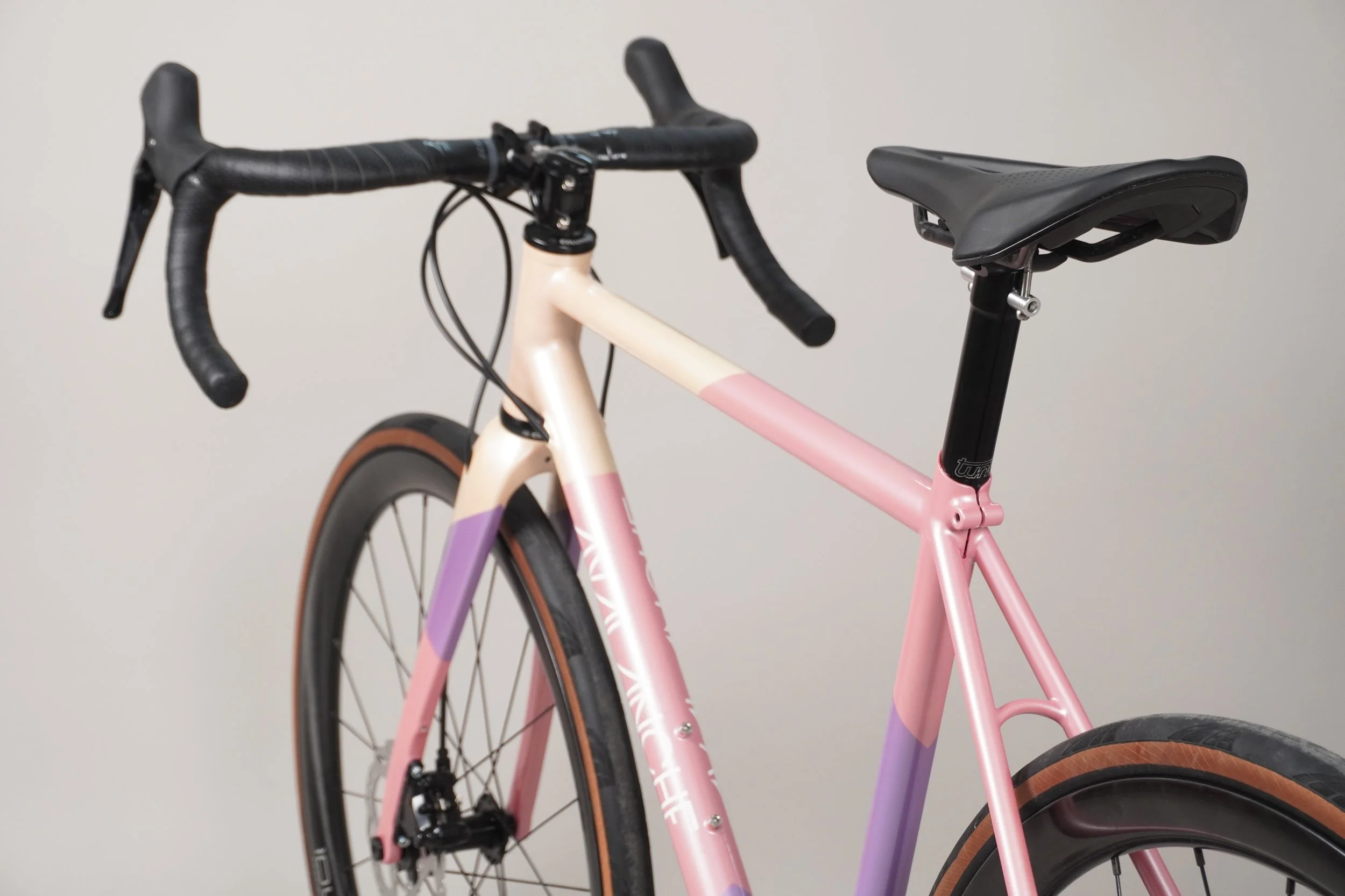 AVALANCHE CYCLES-ACIER SUR MESURE - PASTEL 15.jpg