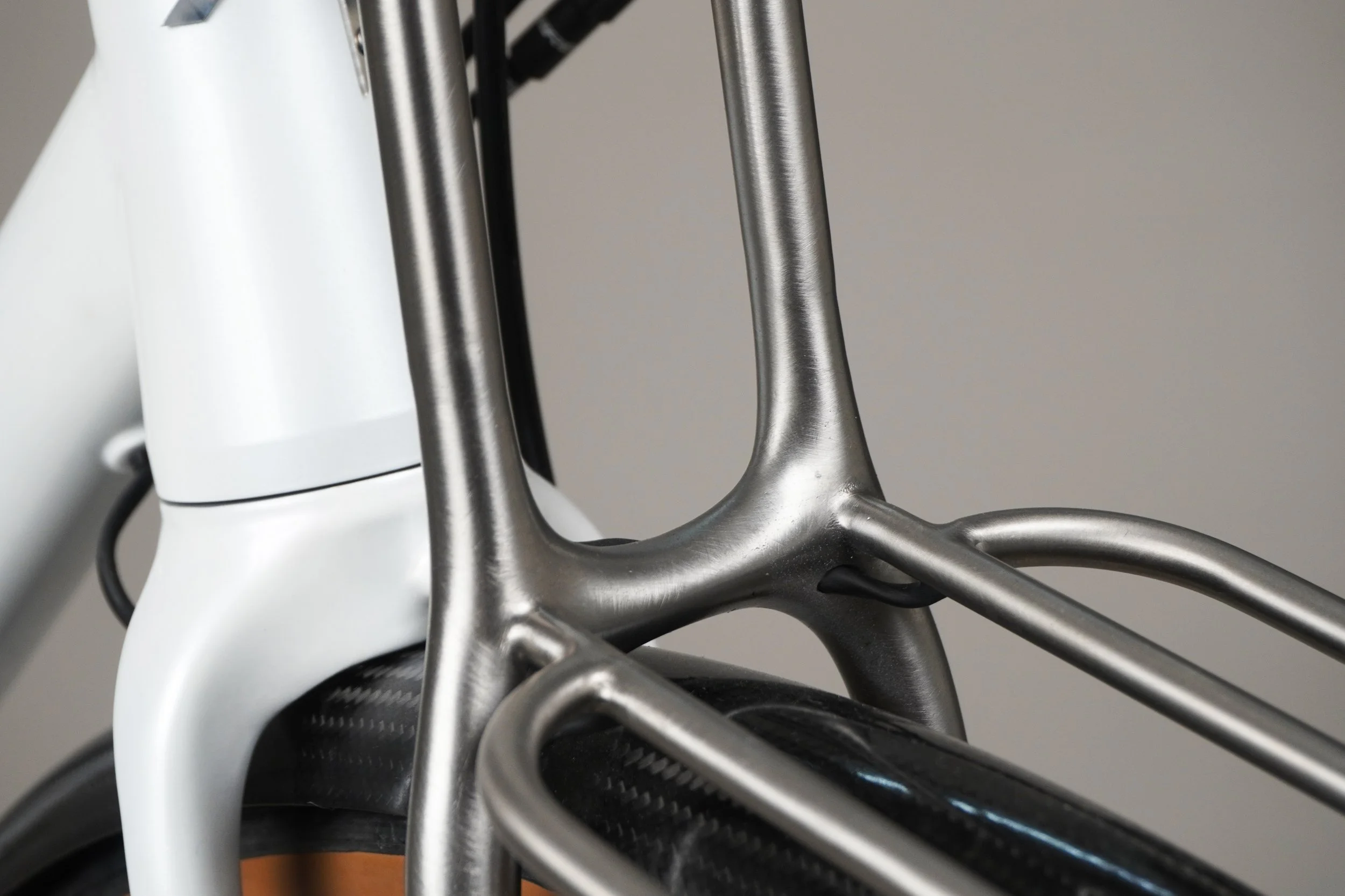 AVALANCHE CYCLE-TITANIUM WHITE TRUSS 21.jpg