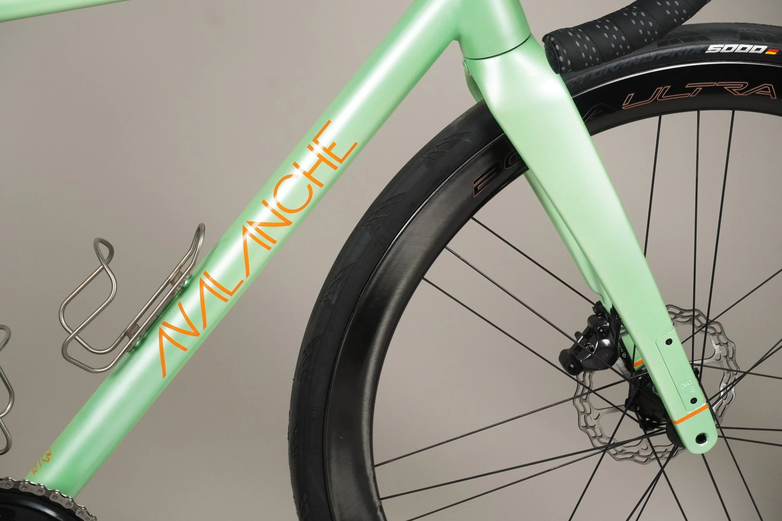 AVALANCHE-vélo inox route sur mesure-vert orange 03.jpg
