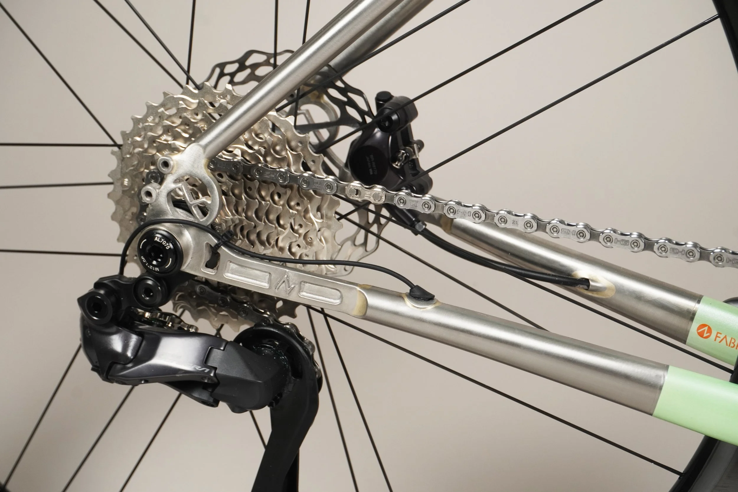 AVALANCHE-vélo inox route sur mesure-vert orange 10.jpg