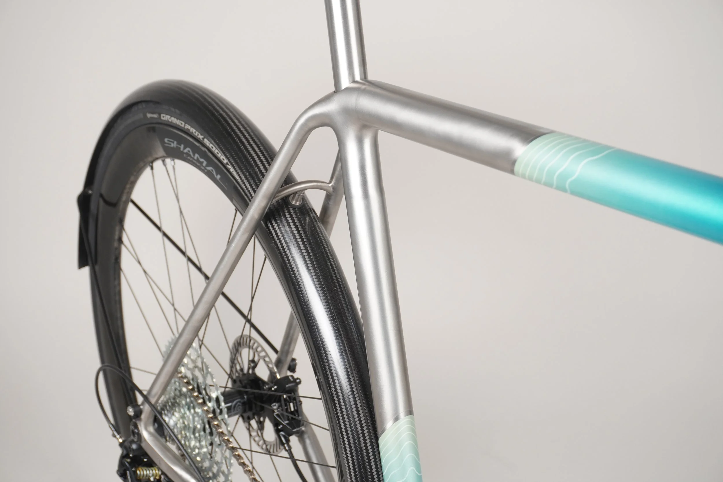 AVALANCHE CYCLES-TITANIUM GRAVEL BLUE GRADIENT 19.jpg