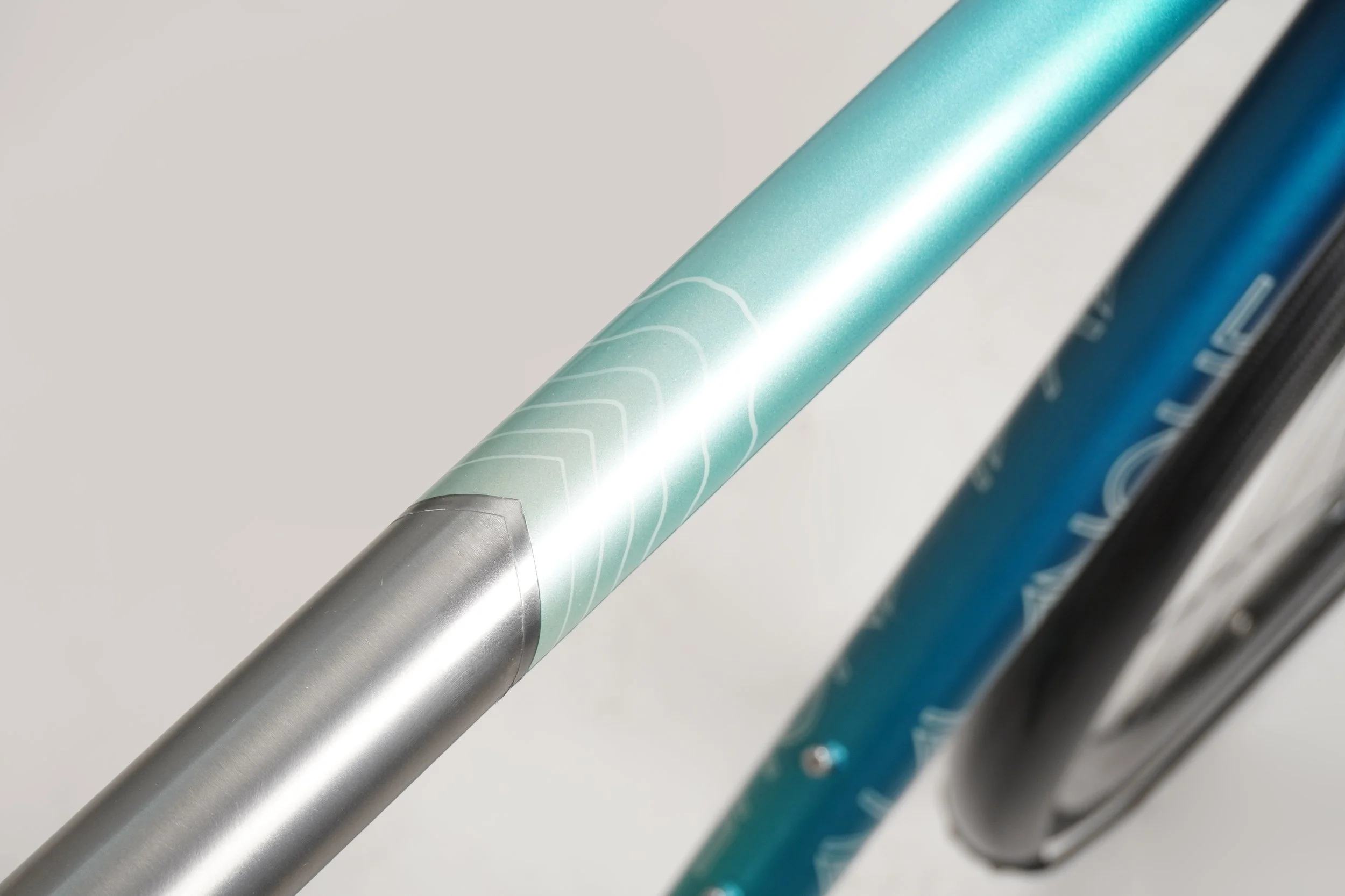AVALANCHE CYCLES-TITANIUM GRAVEL BLUE GRADIENT 21.jpg