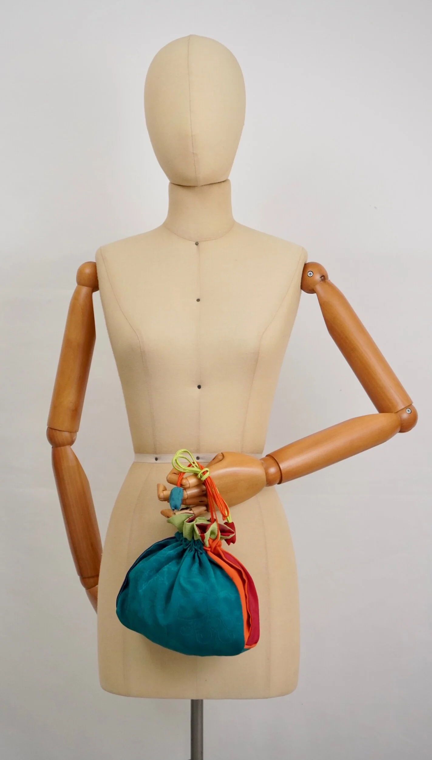 FC133CFC-5100-4441-A524-6D2DE721D88B