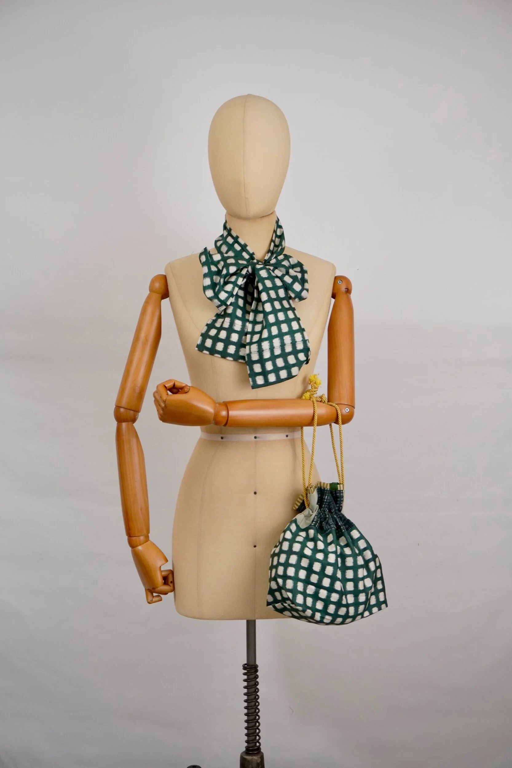 6A890608-2D93-4F15-B62B-691C2038DB1D