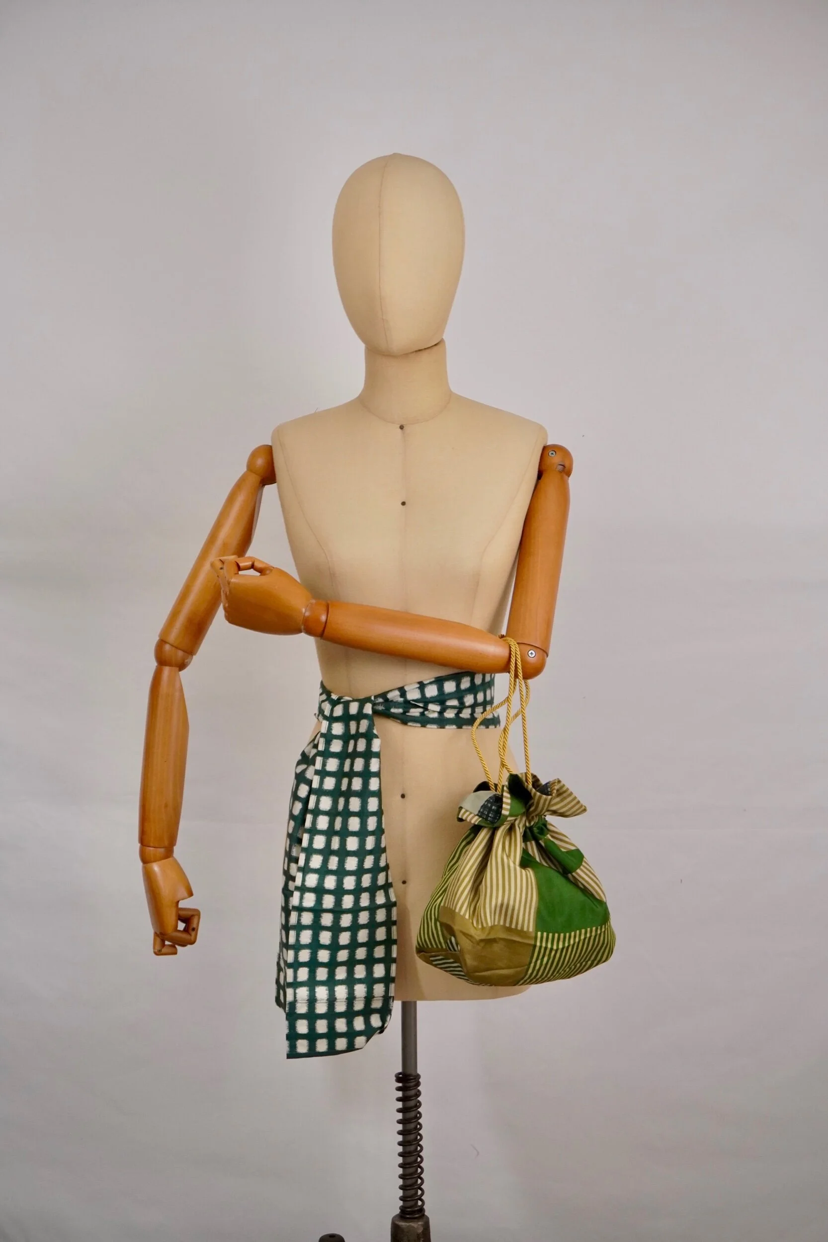 6F456F2C-EDA2-4C9D-B82F-89EDF56EE7B3