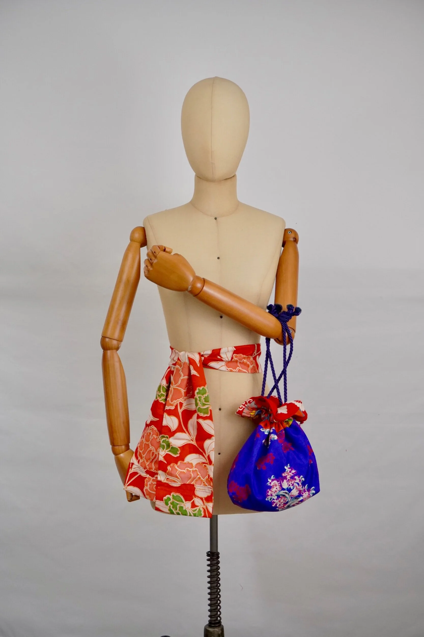 E653E258-16DD-4DD3-8C9F-1DFE1928A5FC