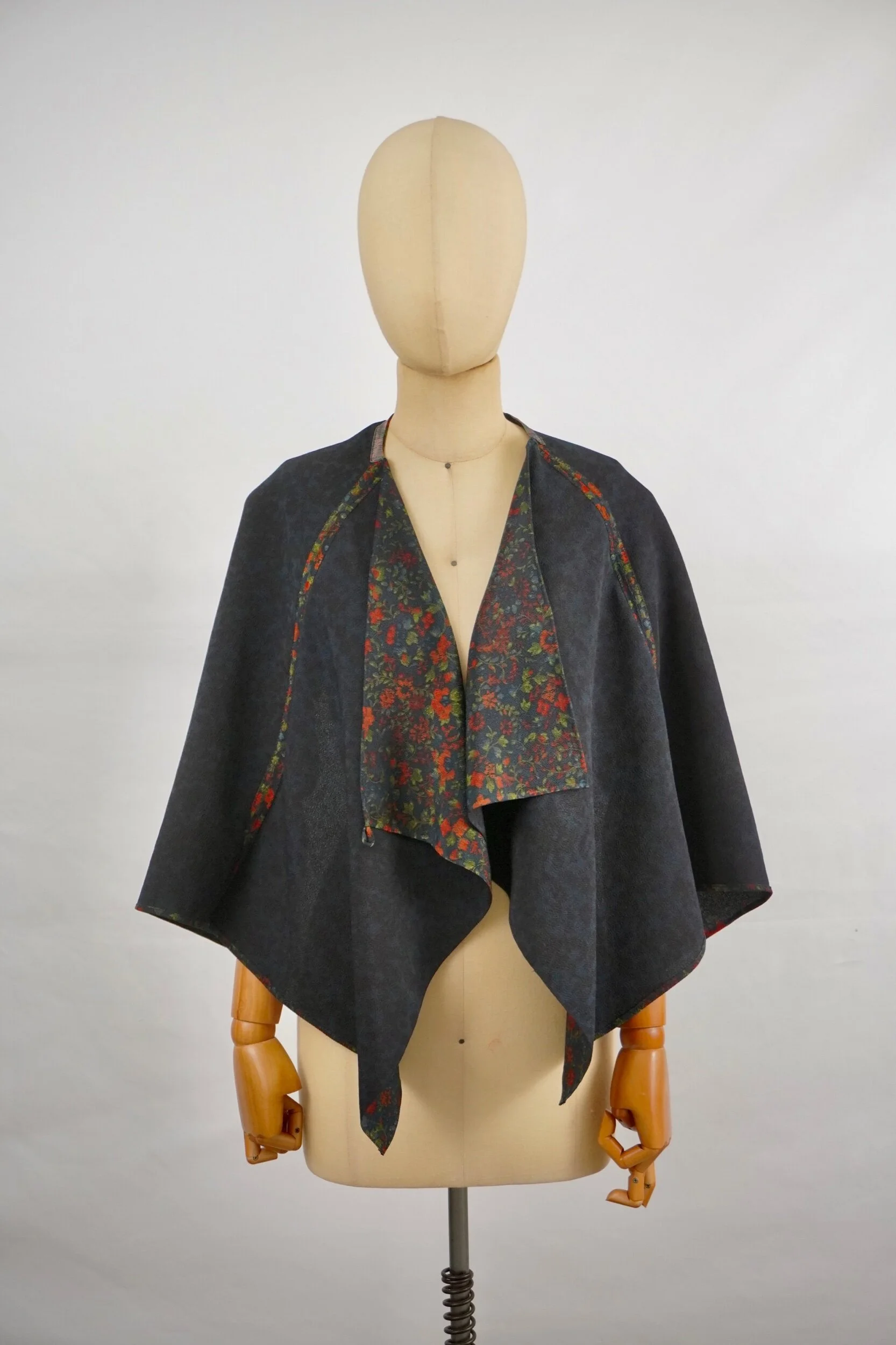 8B5C2591-0CC1-4BF3-8165-7A408E8407EC