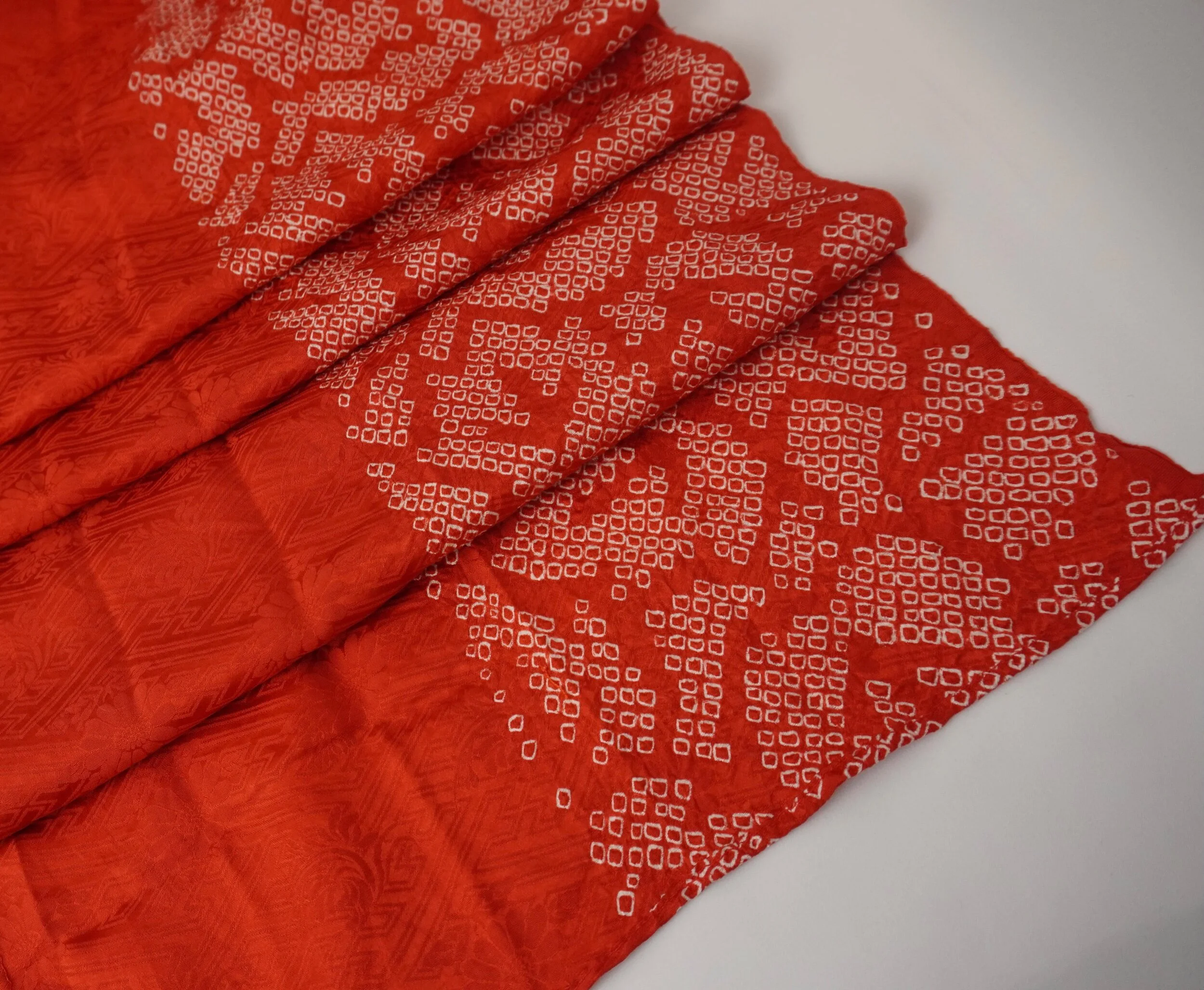 E24431BB-93C5-438B-89E8-2CDDB36E087E