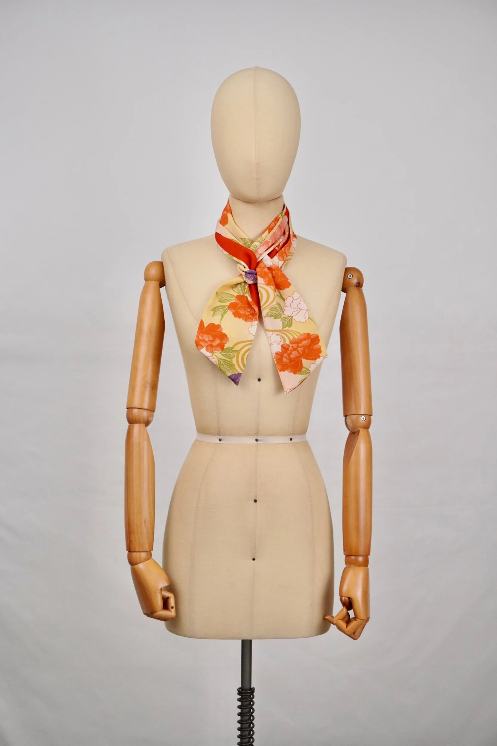 E2F26B53-46DD-41E8-BF44-B882AC4BDF67