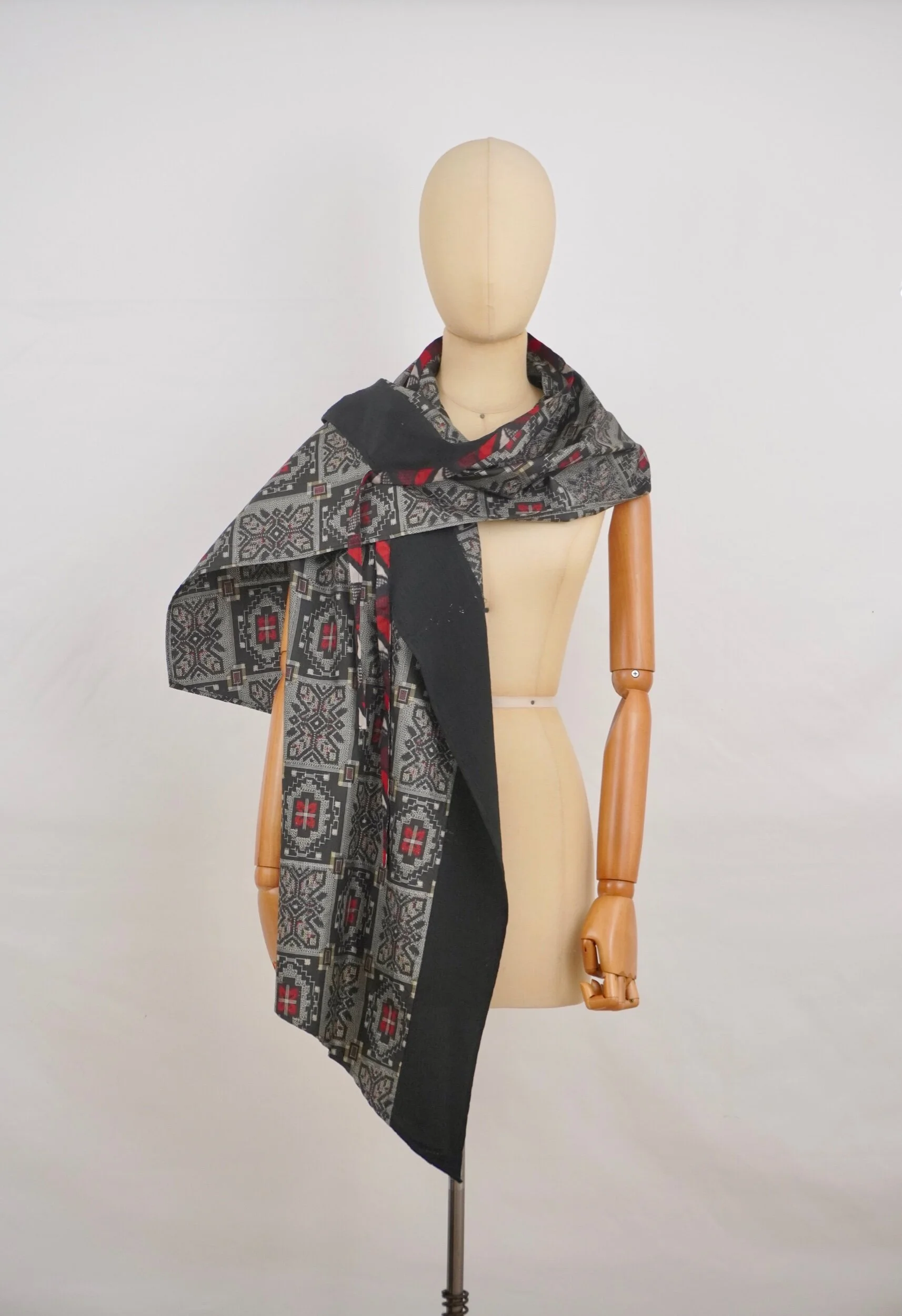 09E8AF13-F126-4ABB-A6D5-041F10AAEDF8