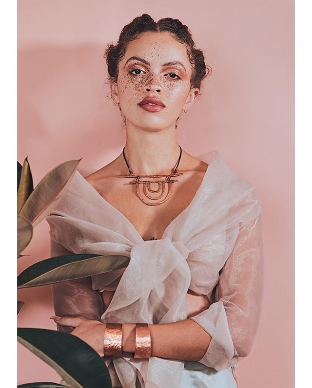 I was extremely excited to be part of this shoot. For @daybyde_foundation 
As a stylist my work was to ensure that I bring the jewelry to life. That meant being very specific on the wardrobe I picked and colors I selected. I wanted the wardrobe to co